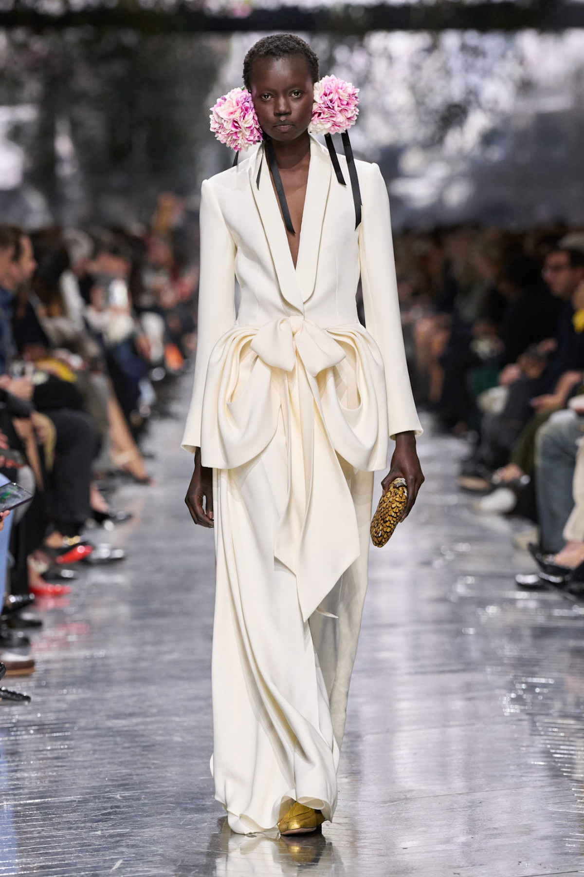 Ключові віяння весільних вбрань з Паризького тижня високої моди
22