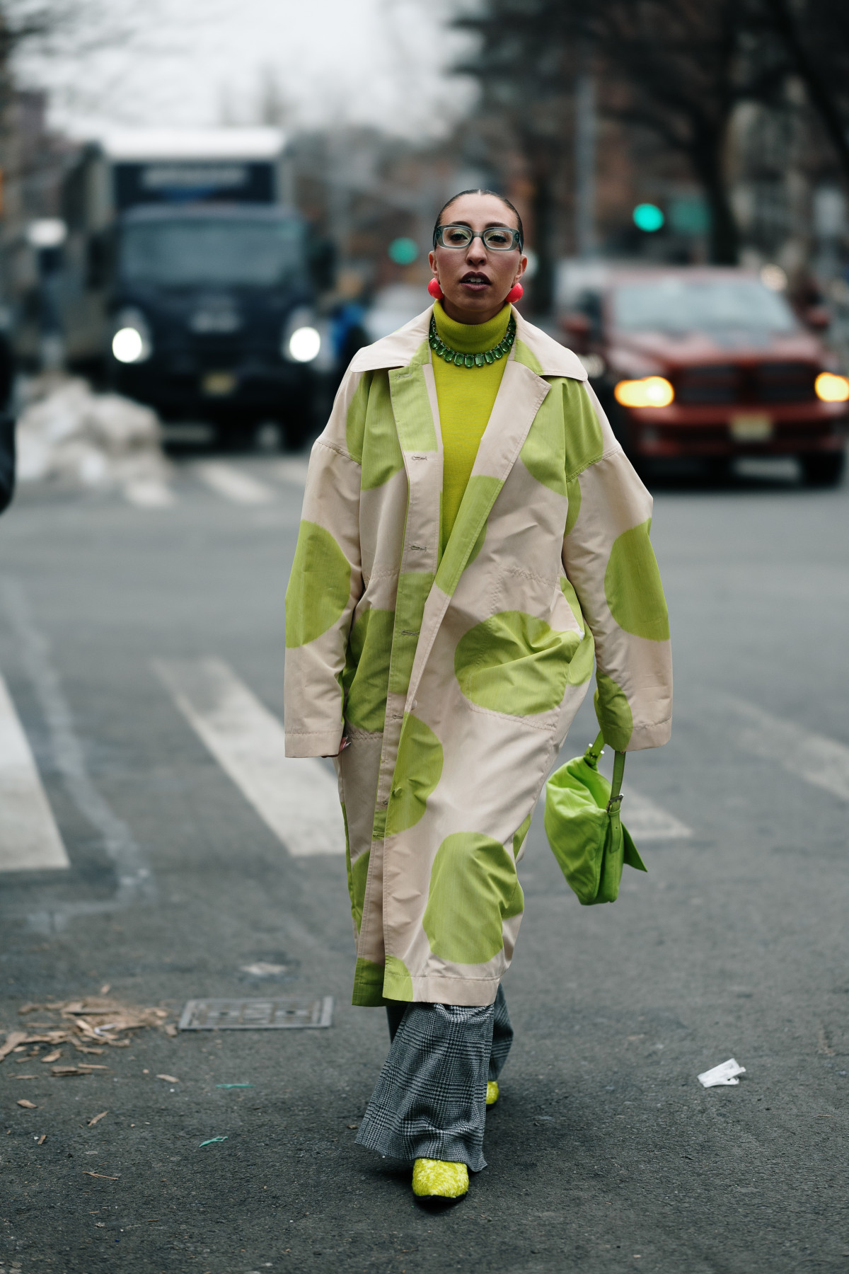 Весняний шик: 28 зразків взуття в стилі мешканців Нью-Йорка, які вже в тренді
8