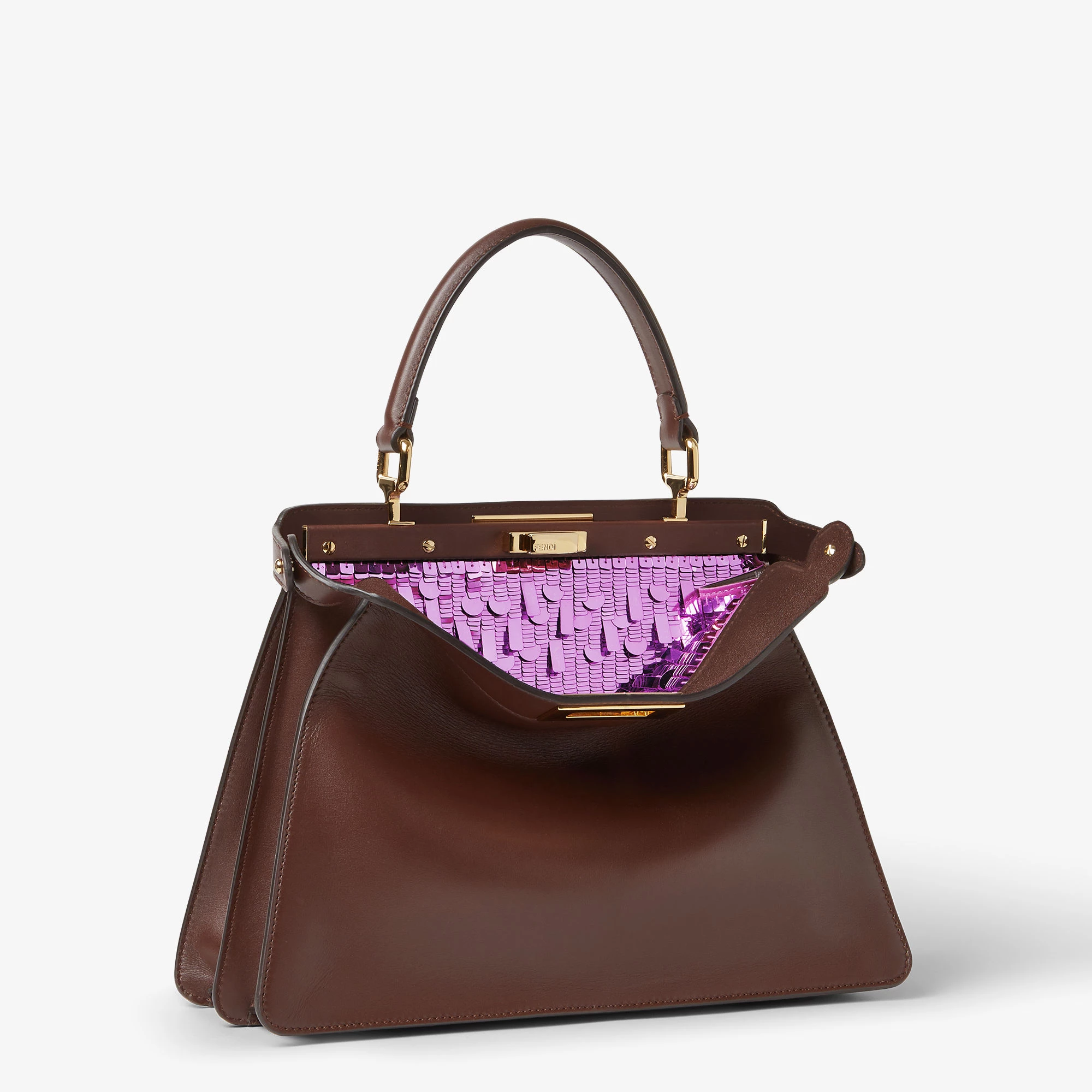 Топ-12 фірмових сумок для вигідних вкладень у 2026-му
12