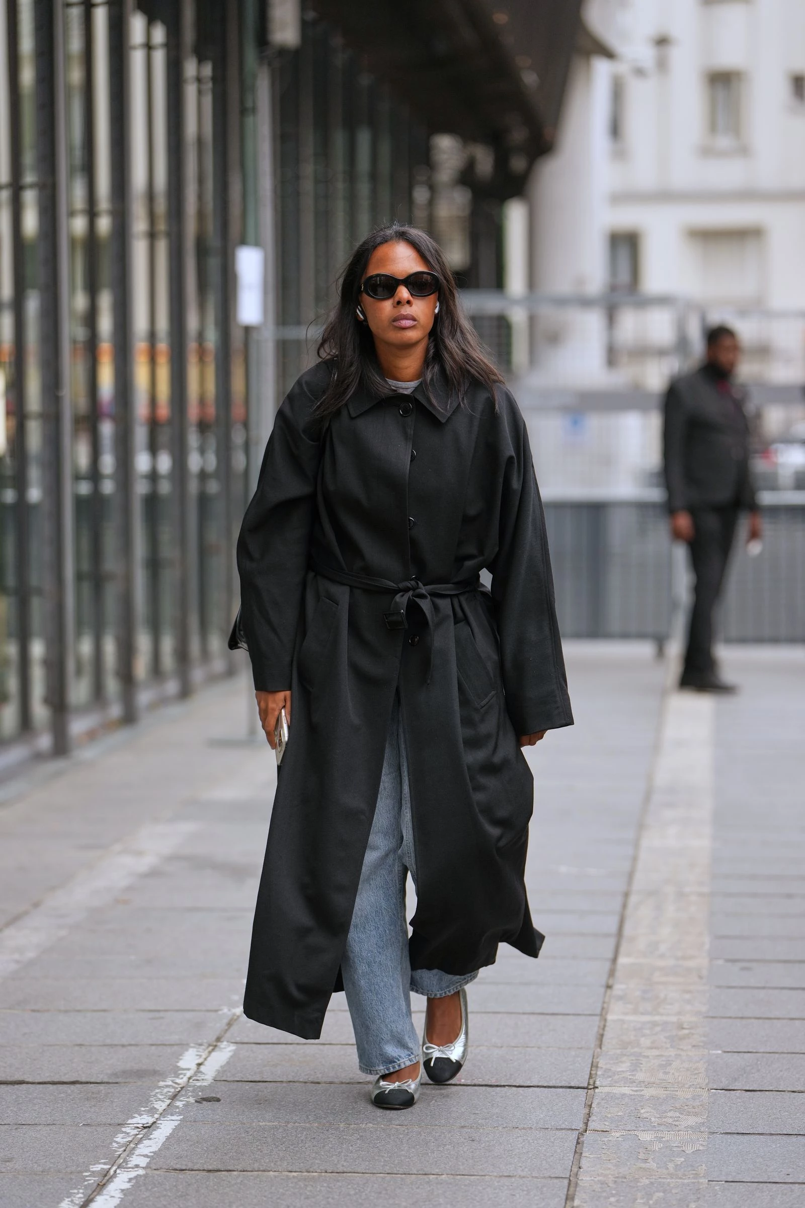 Модні луки з балетками у 2026: трендові комбінації
4