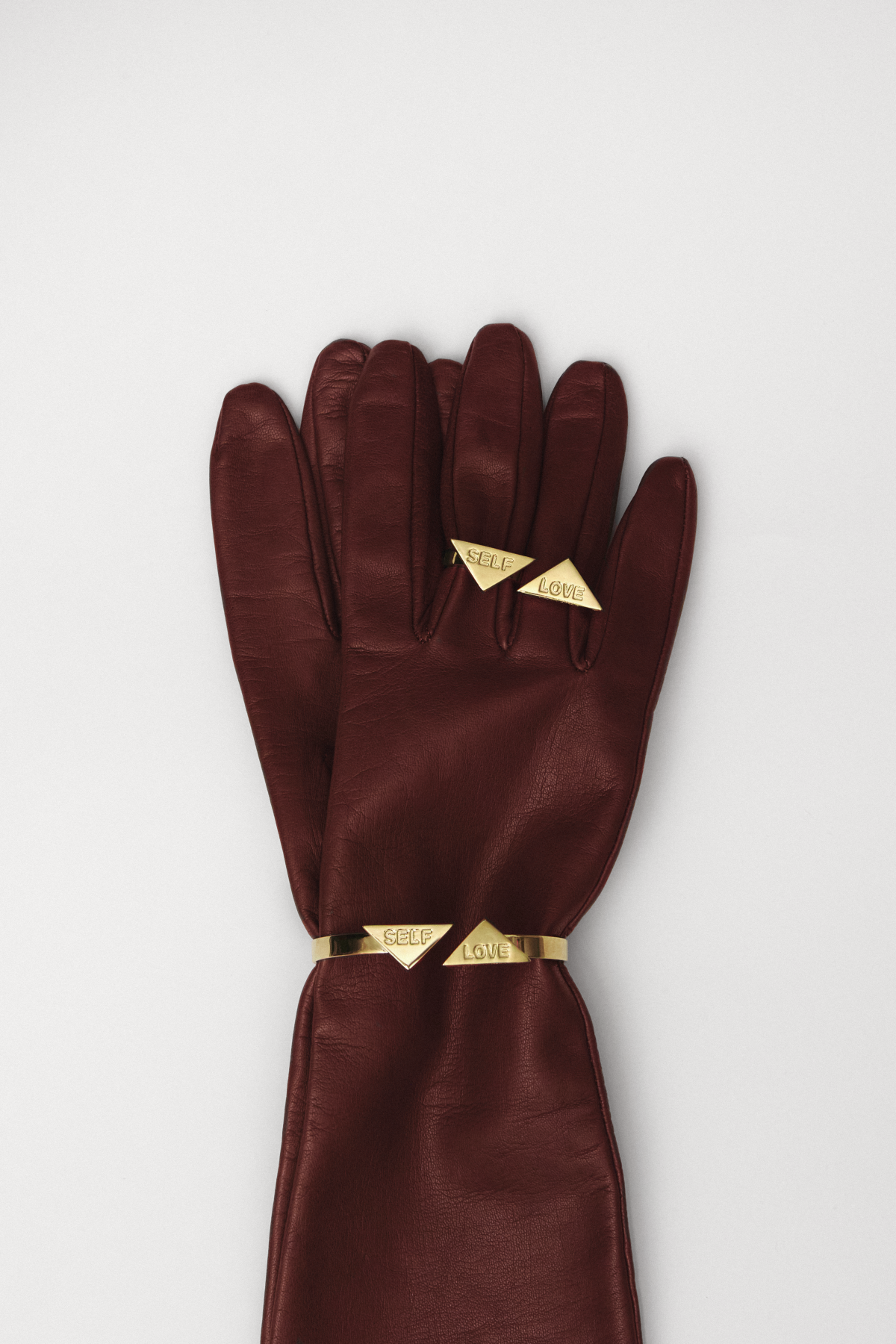 Трендовий порадник: створюємо елегантний лук до Дня закоханих — 2026
7