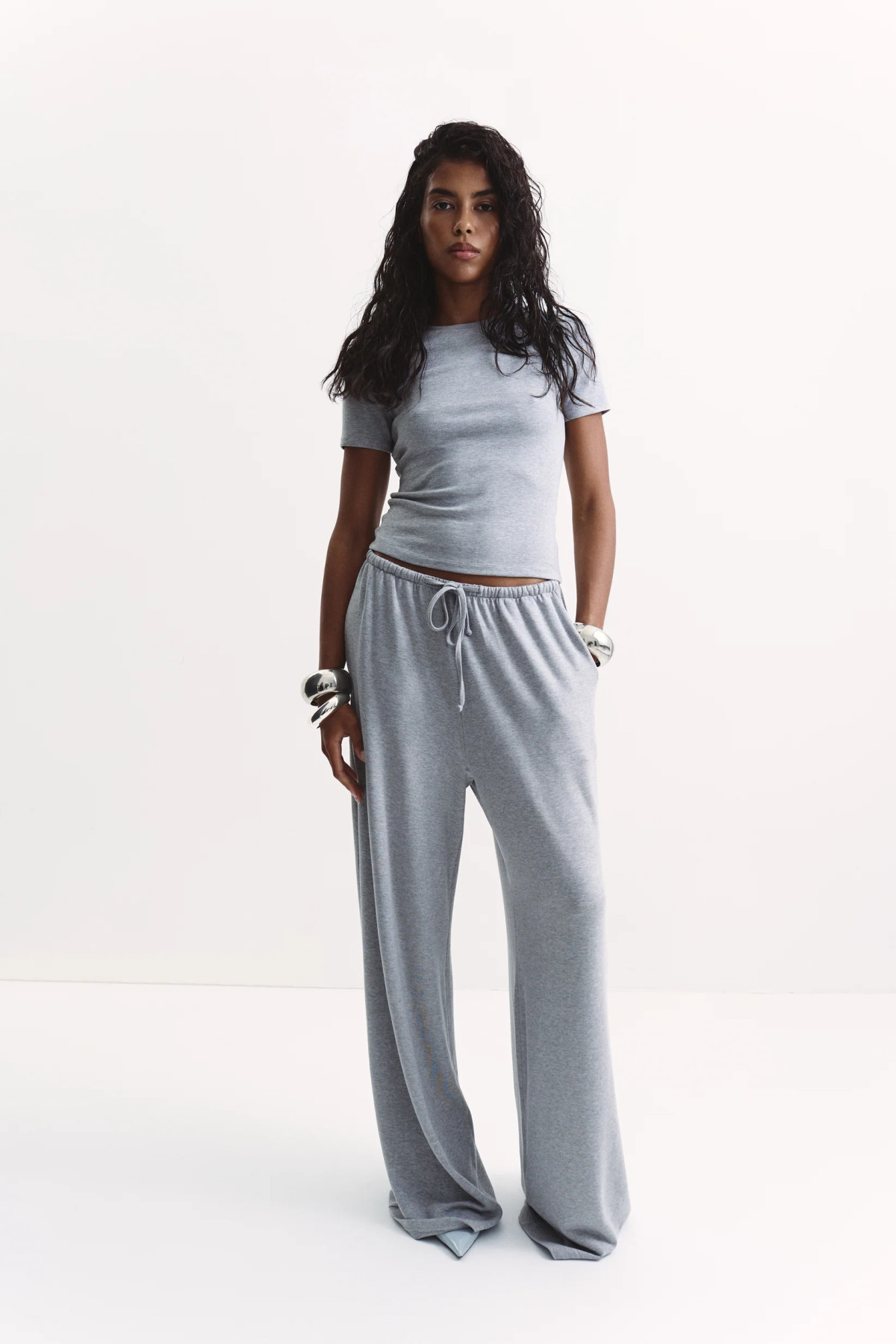 Сезонний гардероб: весняні обнови від вітчизняних марок.
16