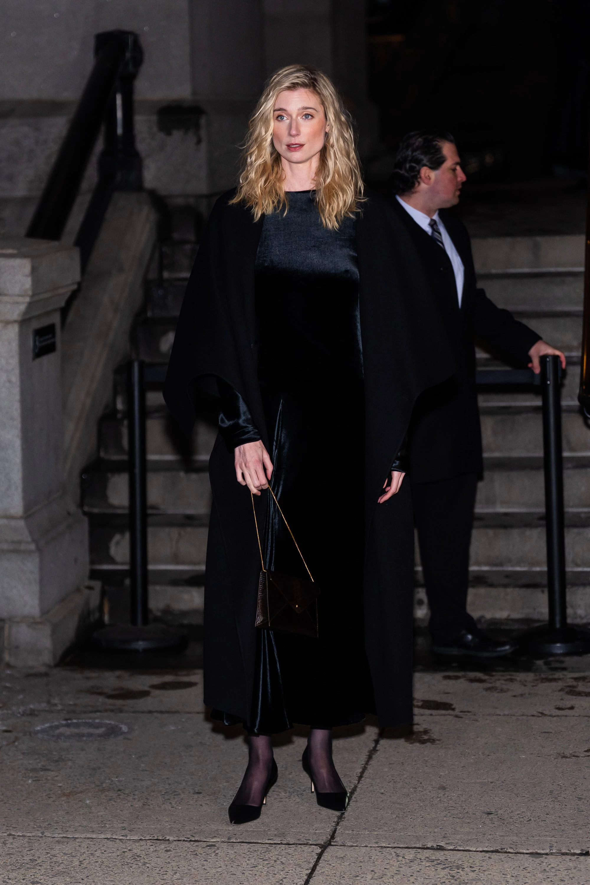 Елізабет Дебікі16