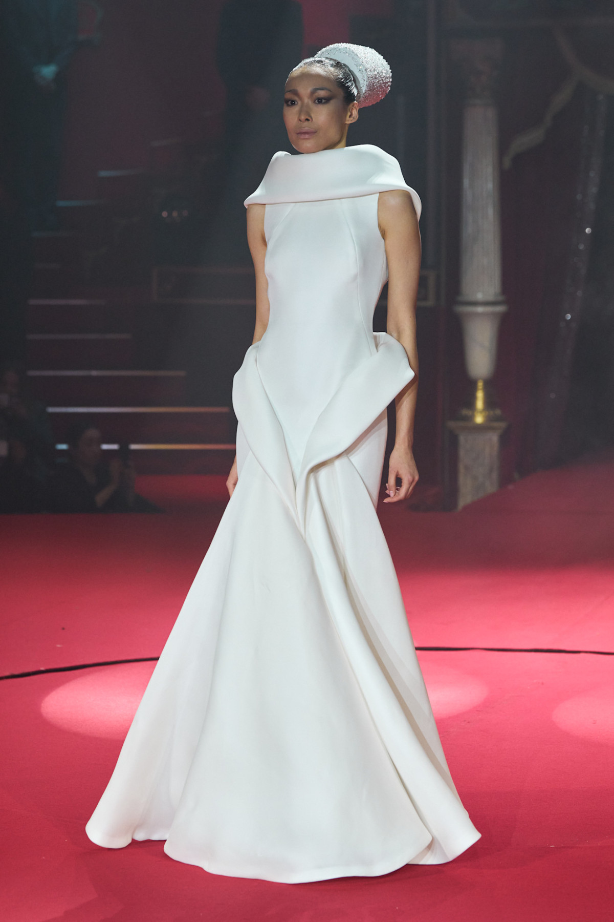 Ключові віяння весільних вбрань з Паризького тижня високої моди
20