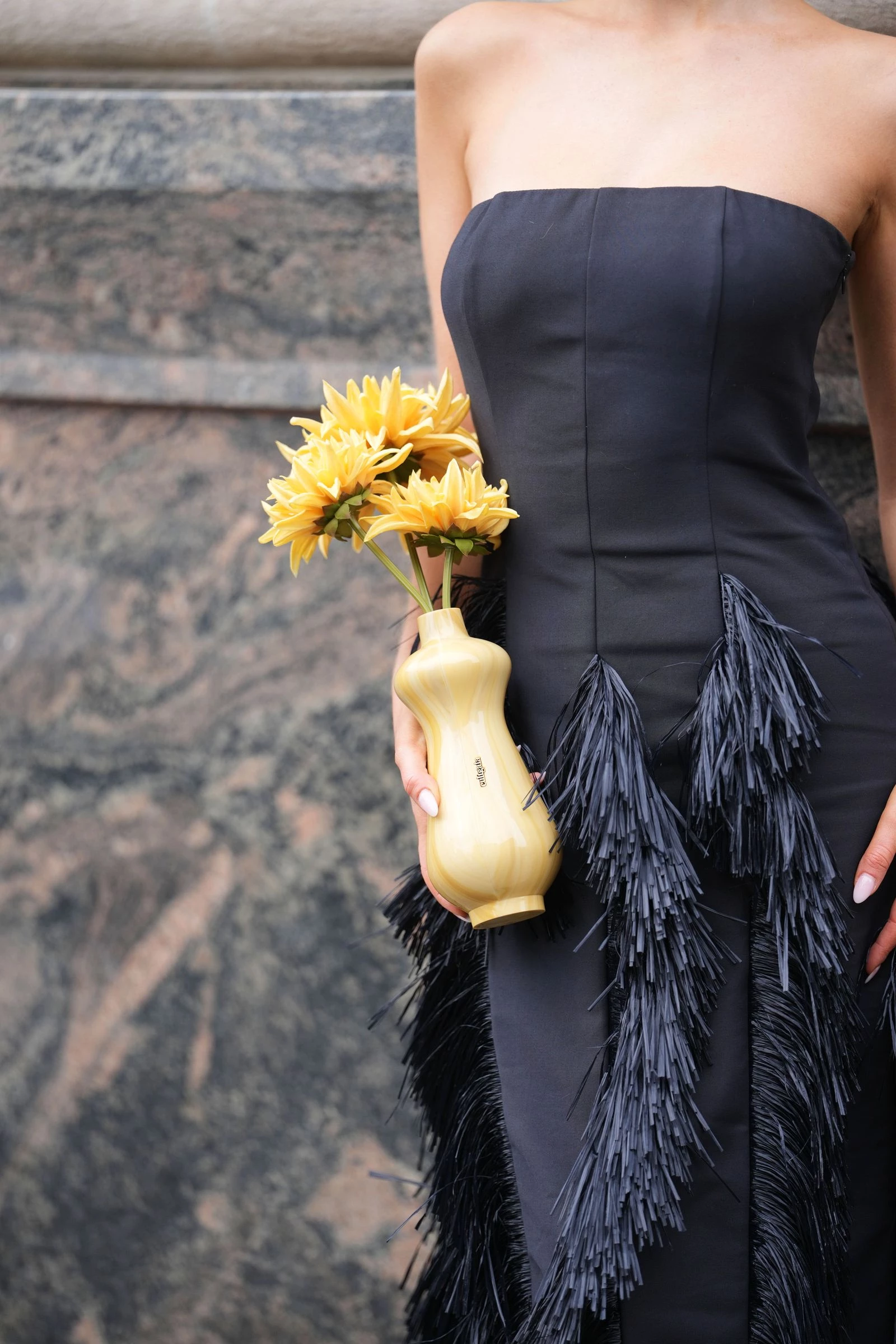 Найбільш обговорювані сумки з модних показів: стиль переважає функціональність.
4