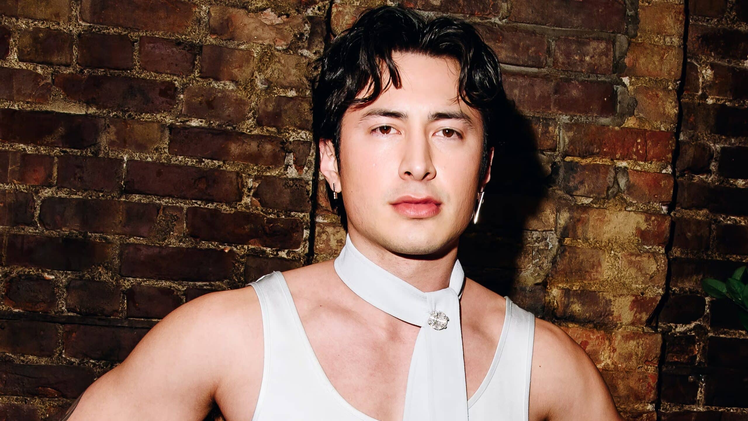 Хадсон Вільямс знайшов найгарячіший спосіб носити краватку