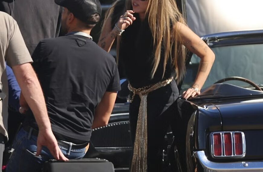 Майлі Сайрус перевтілилася в Ханну Монтану напередодні 20-ї річниці шоу