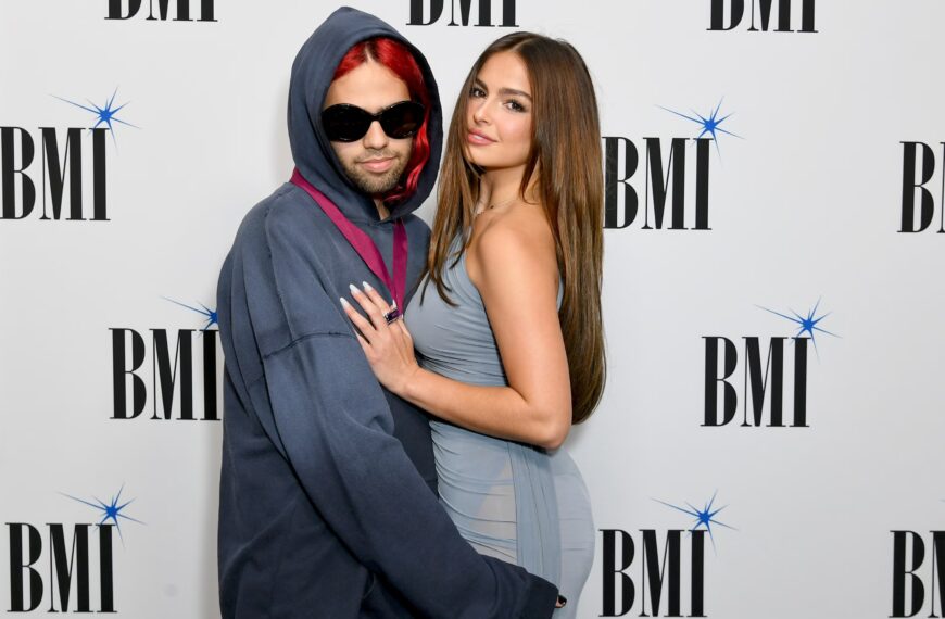 Огляд повної історії побачень Аддісон Рей