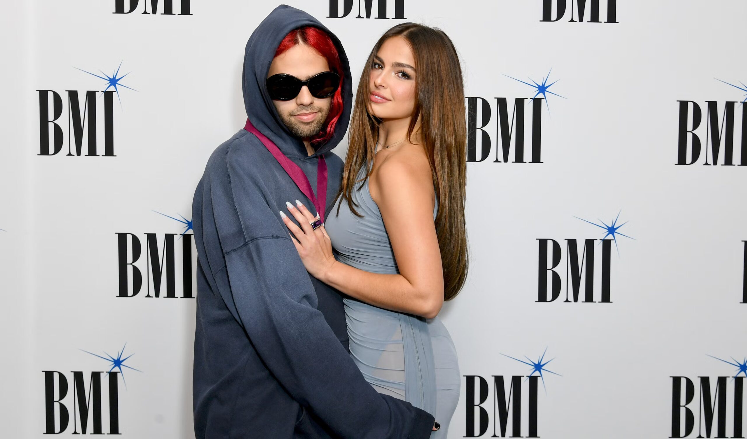 Огляд повної історії побачень Аддісон Рей