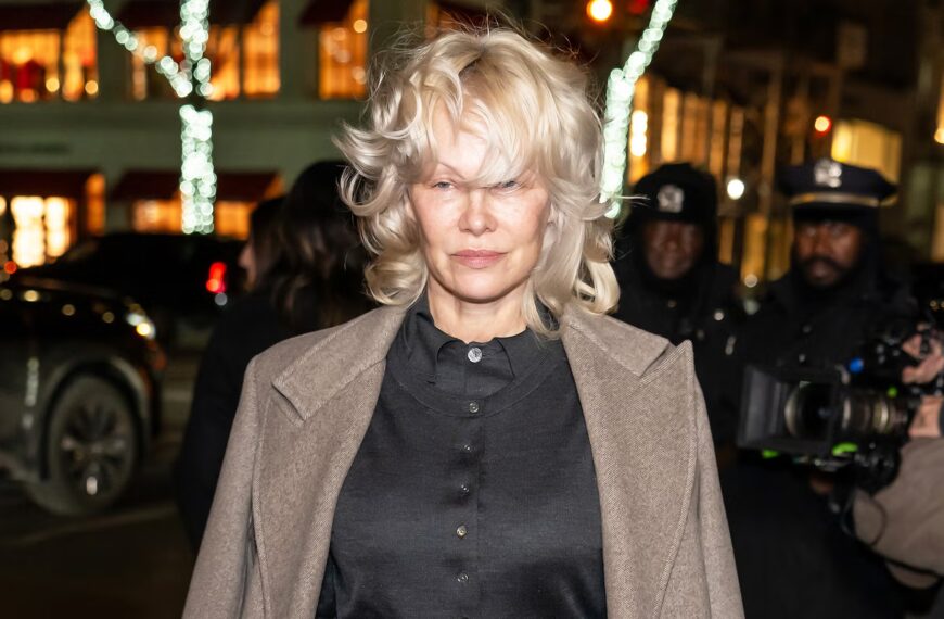 Памела Андерсон дебютувала з кудлатою білявою кефаллю для тижня моди&hellip;