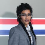 Тейана Тейлор переодягається зі своїми доньками в однакові образи Тома Брауна