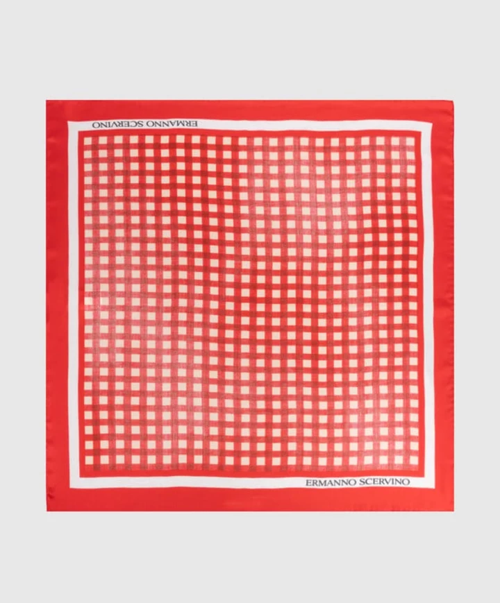 Хустка на шиї – головний тренд сезону в ковбойському стилі.
8