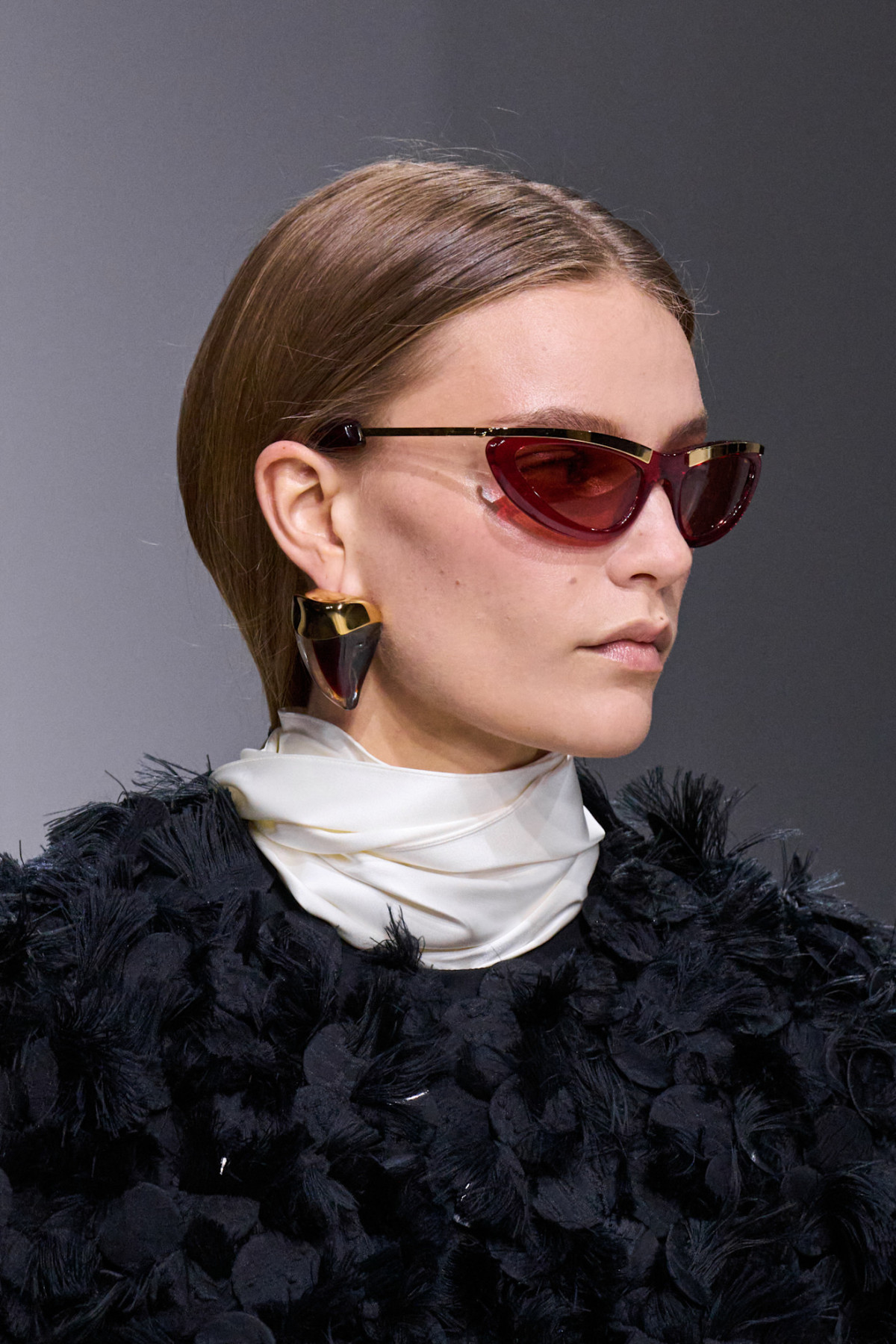 Модні сонцезахисні окуляри весна 2026: актуальні форми та стильні рамки
11