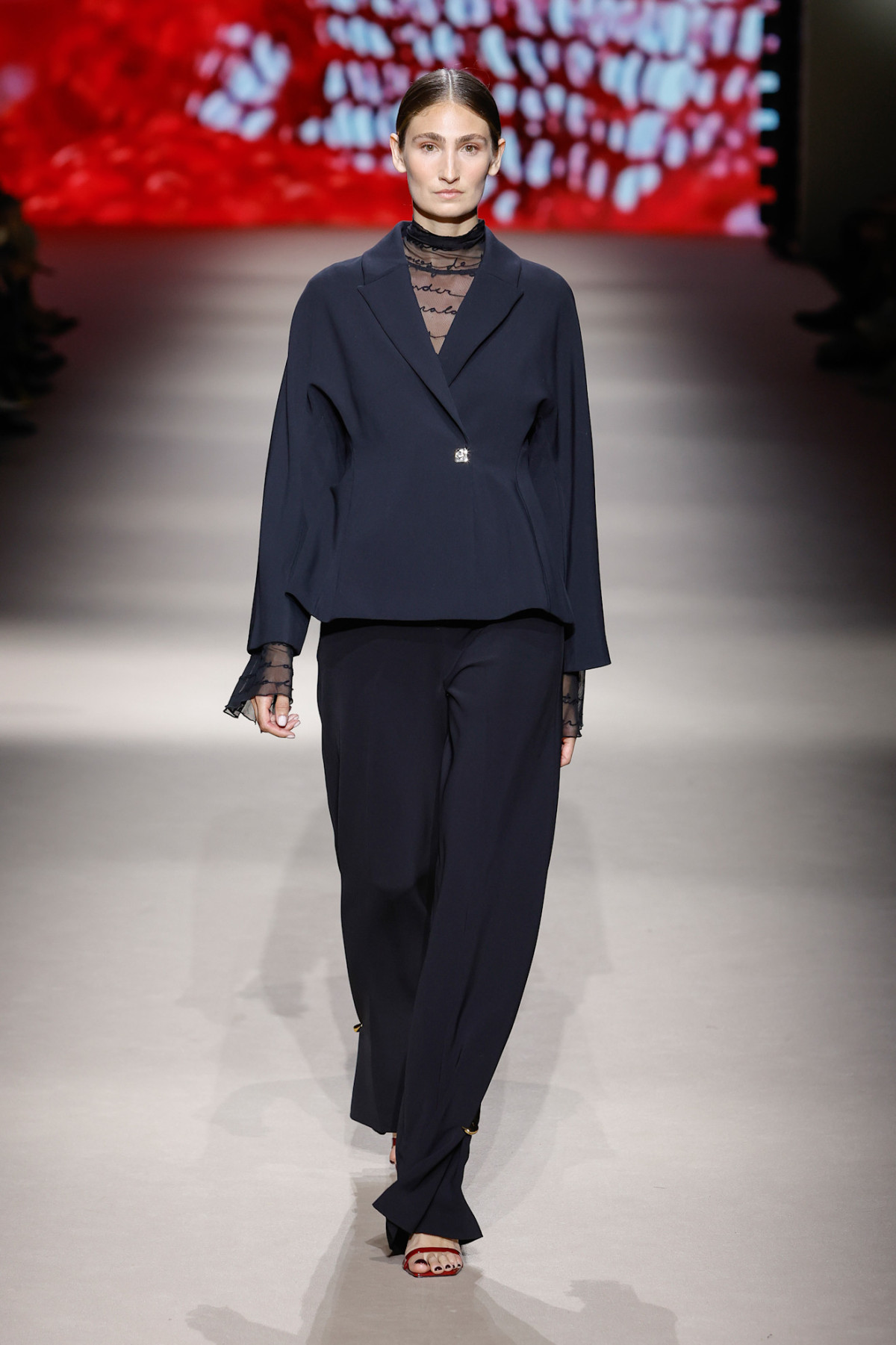 Барвиста іспанська мода: 6 зухвалих тенденцій з мадридського тижня моди
42