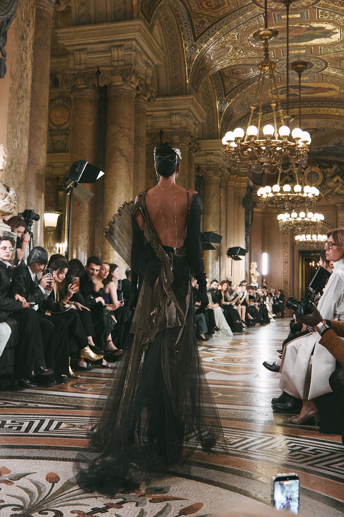 YS Couture: Український погляд на Паризькому подіумі
28