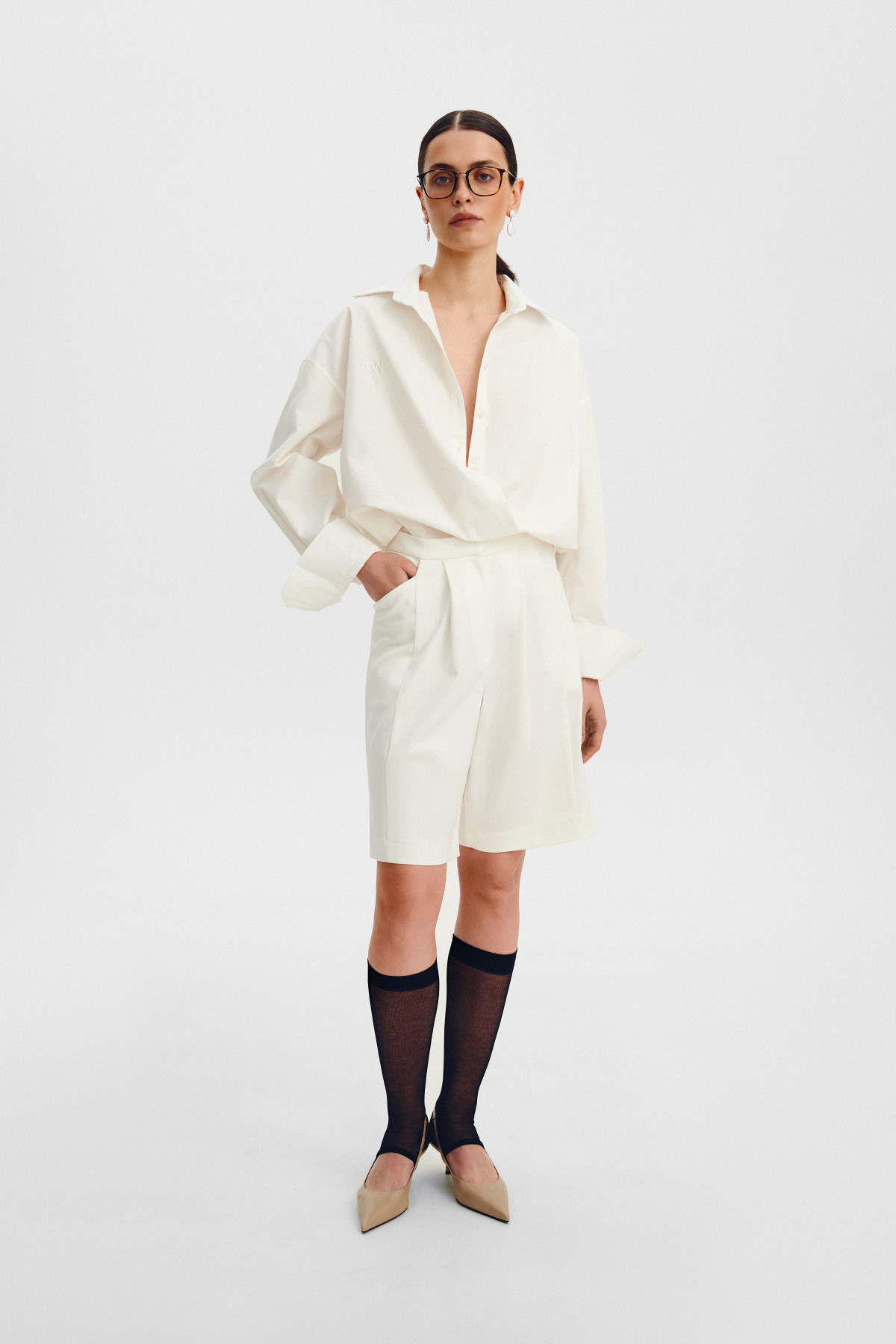 Березневі тренди: свіжі дизайнерські речі від українських виробників для оновлення весняного образу.
28