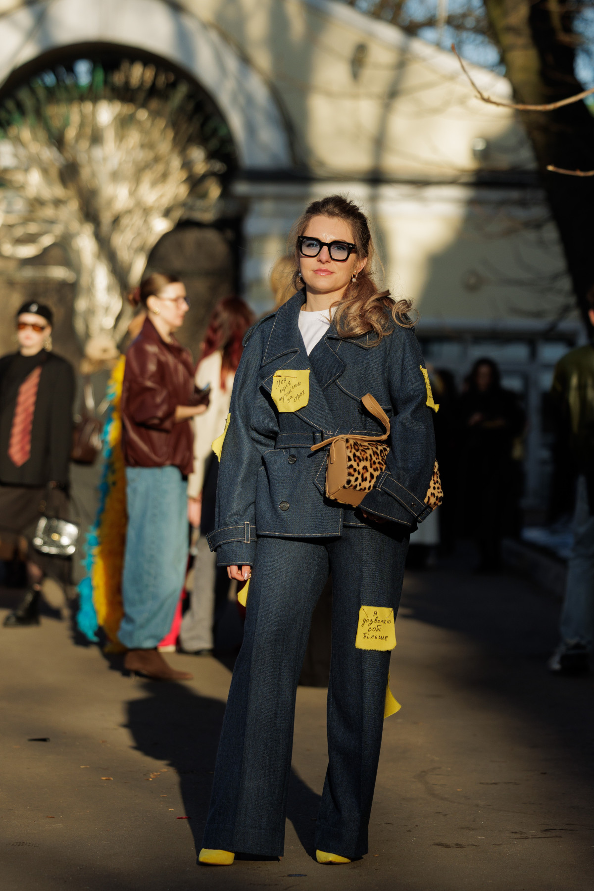Вулична мода: образи відвідувачів четвертого дня Ukrainian Fashion Week осінньо-зимового сезону 2026/27
63