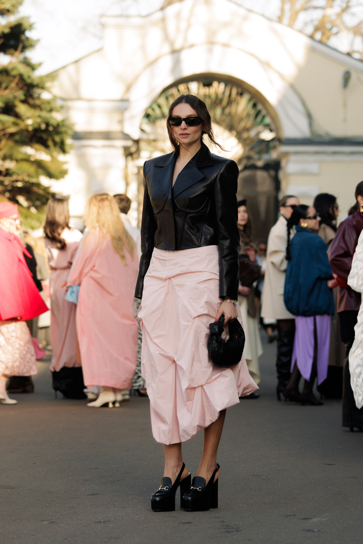 Вулична мода: образи відвідувачів третього дня Ukrainian Fashion Week осінньо-зимового сезону 2026/27
28