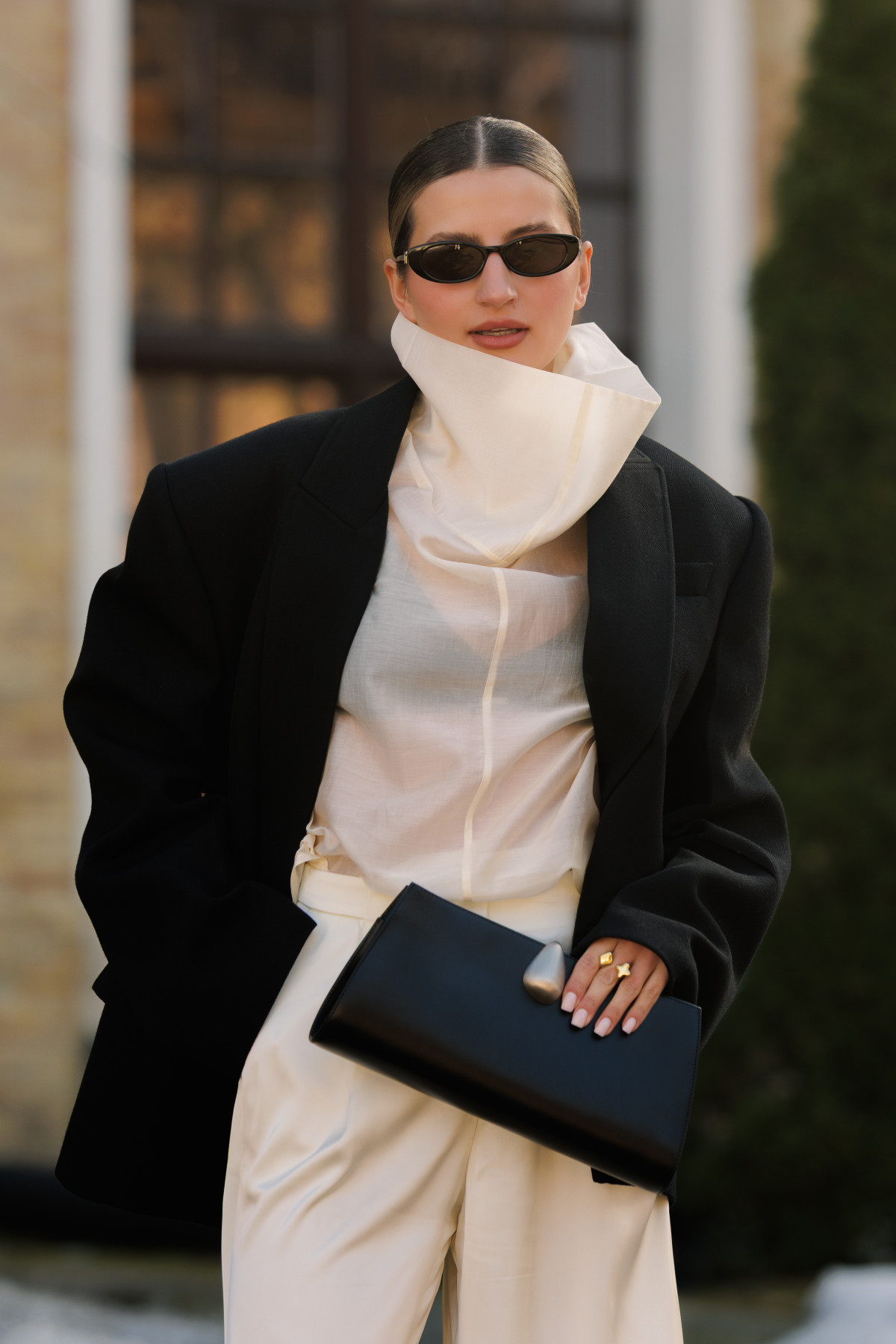 Вулична мода: образи від відвідувачів другого дня Ukrainian Fashion Week, осінь-зима 2026/2027
17