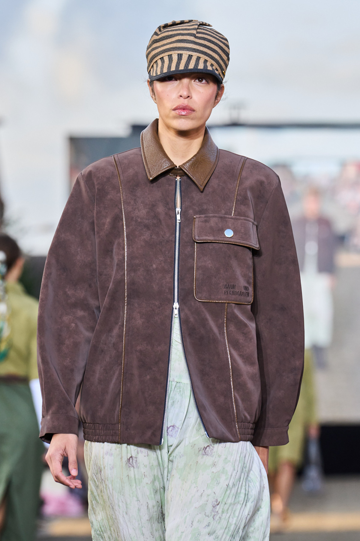 Весняний вояж: одяг на 5 днів
1