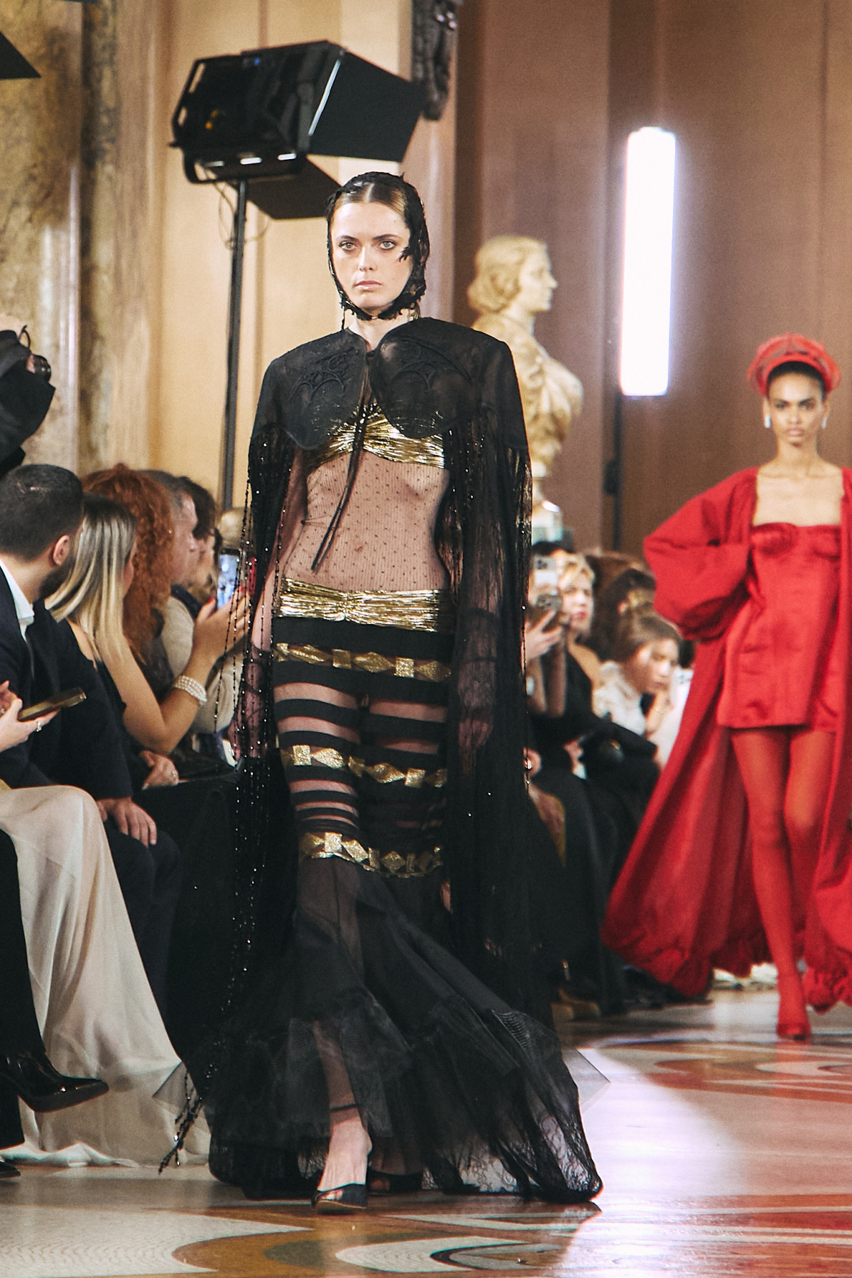 YS Couture: Український погляд на Паризькому подіумі
21