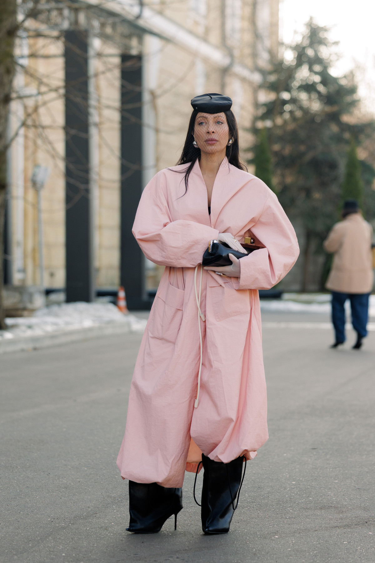 Вулична мода: образи відвідувачів третього дня Ukrainian Fashion Week осінньо-зимового сезону 2026/27
3