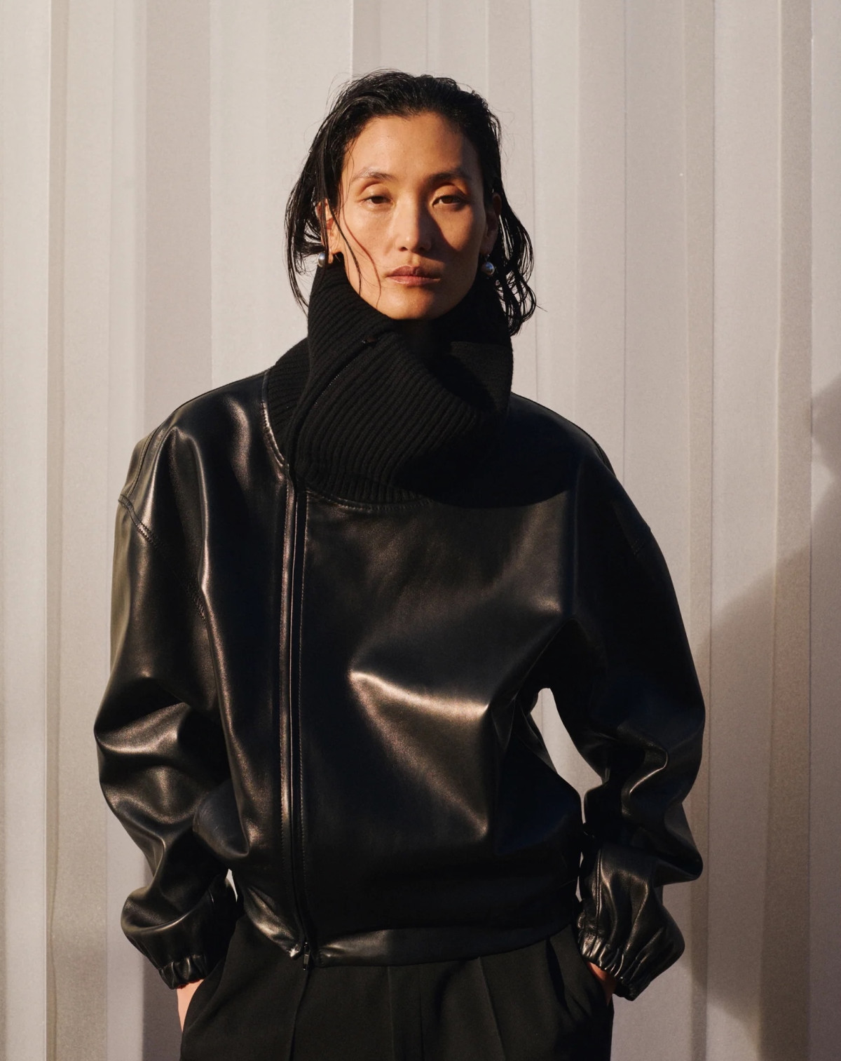 Фібі Файло: тріумфальне повернення мінімалізму в новій лінійці E
6