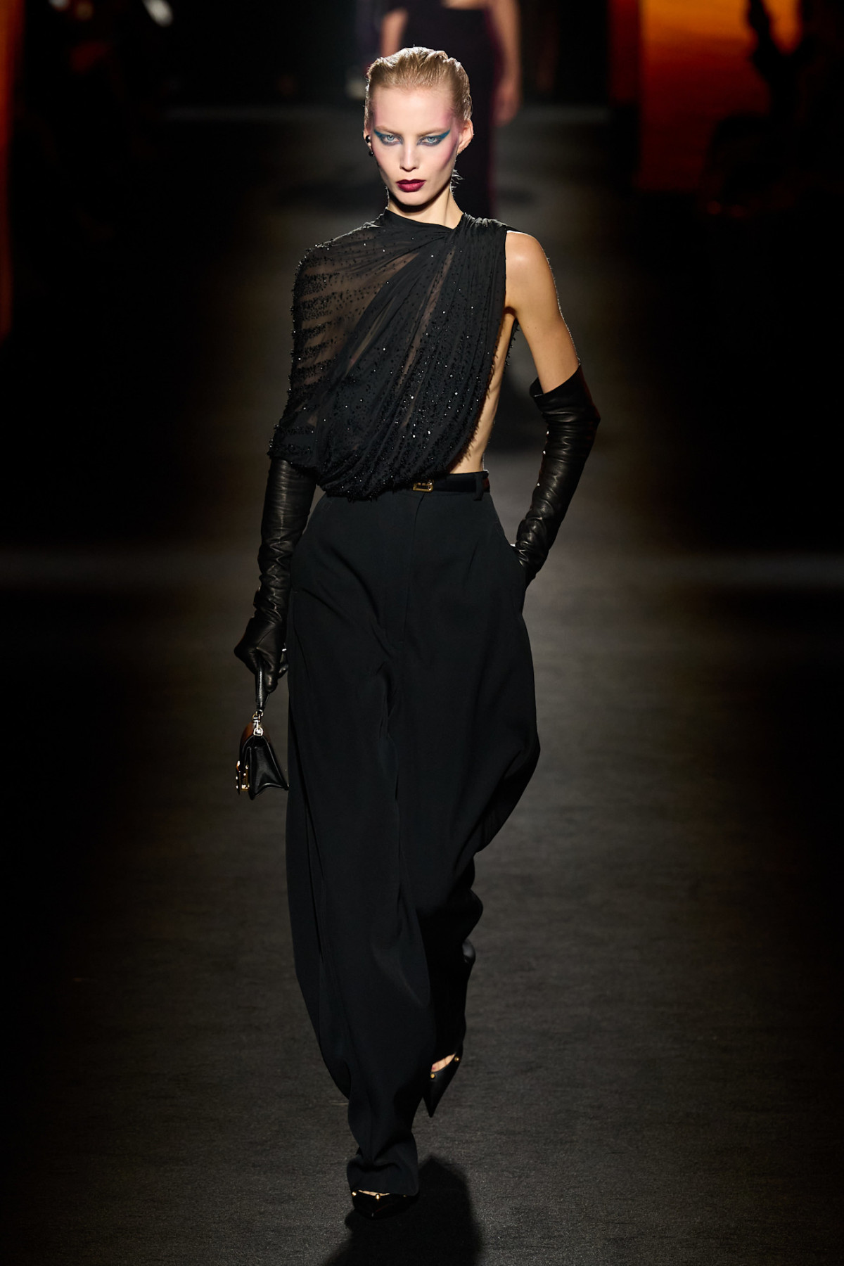 Вісім ключових порад від Balenciaga для стильного оновлення гардеробу.
7