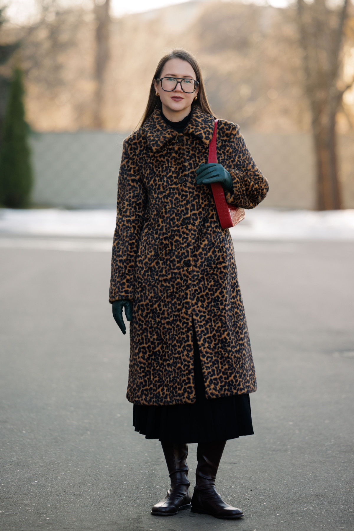 Вулична мода: образи відвідувачів третього дня Ukrainian Fashion Week осінньо-зимового сезону 2026/27
1