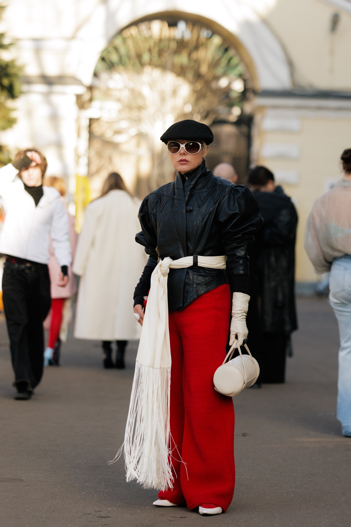 Вулична мода: образи відвідувачів четвертого дня Ukrainian Fashion Week осінньо-зимового сезону 2026/27
48