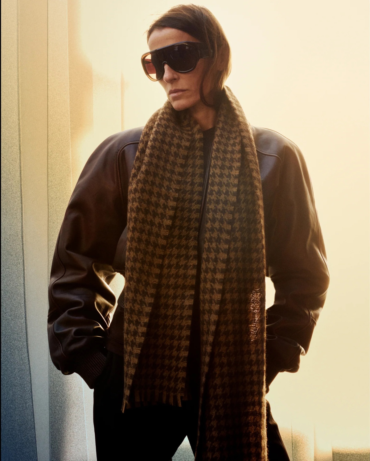 Фібі Файло: тріумфальне повернення мінімалізму в новій лінійці E
8