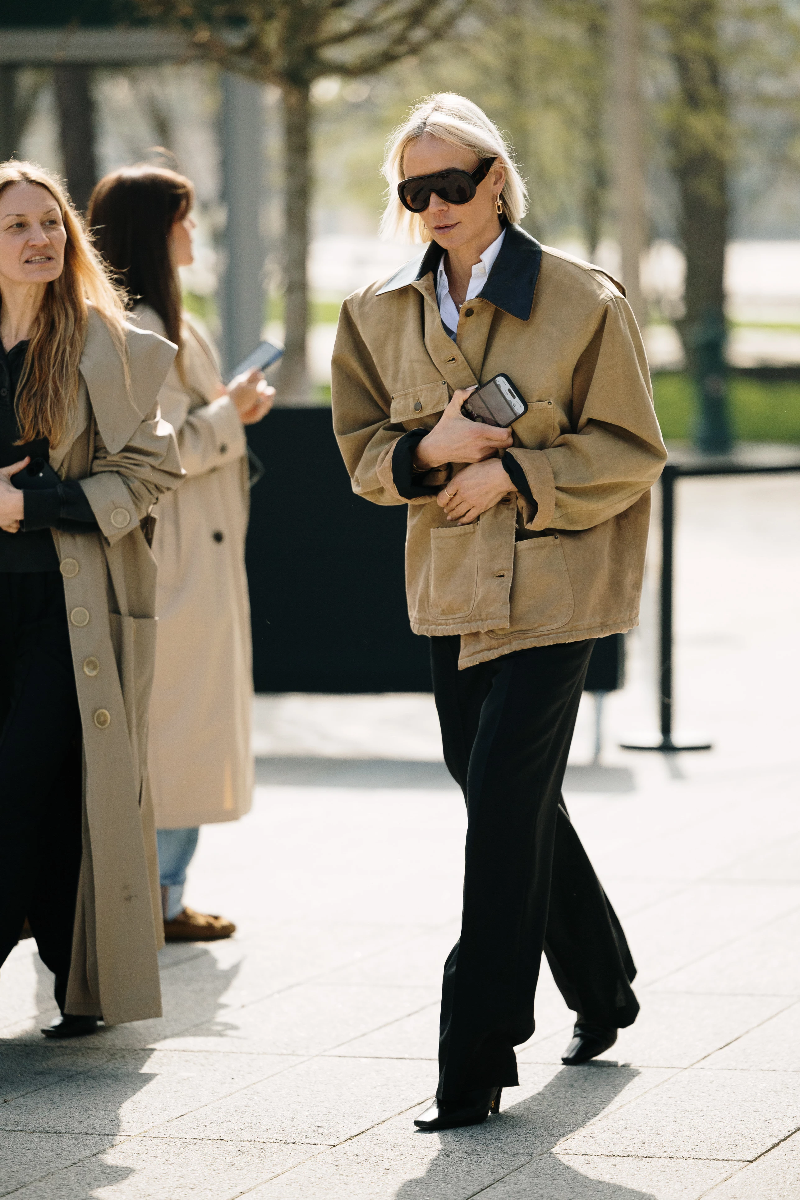 Вулична мода: образи від відвідувачів Паризького тижня моди
15