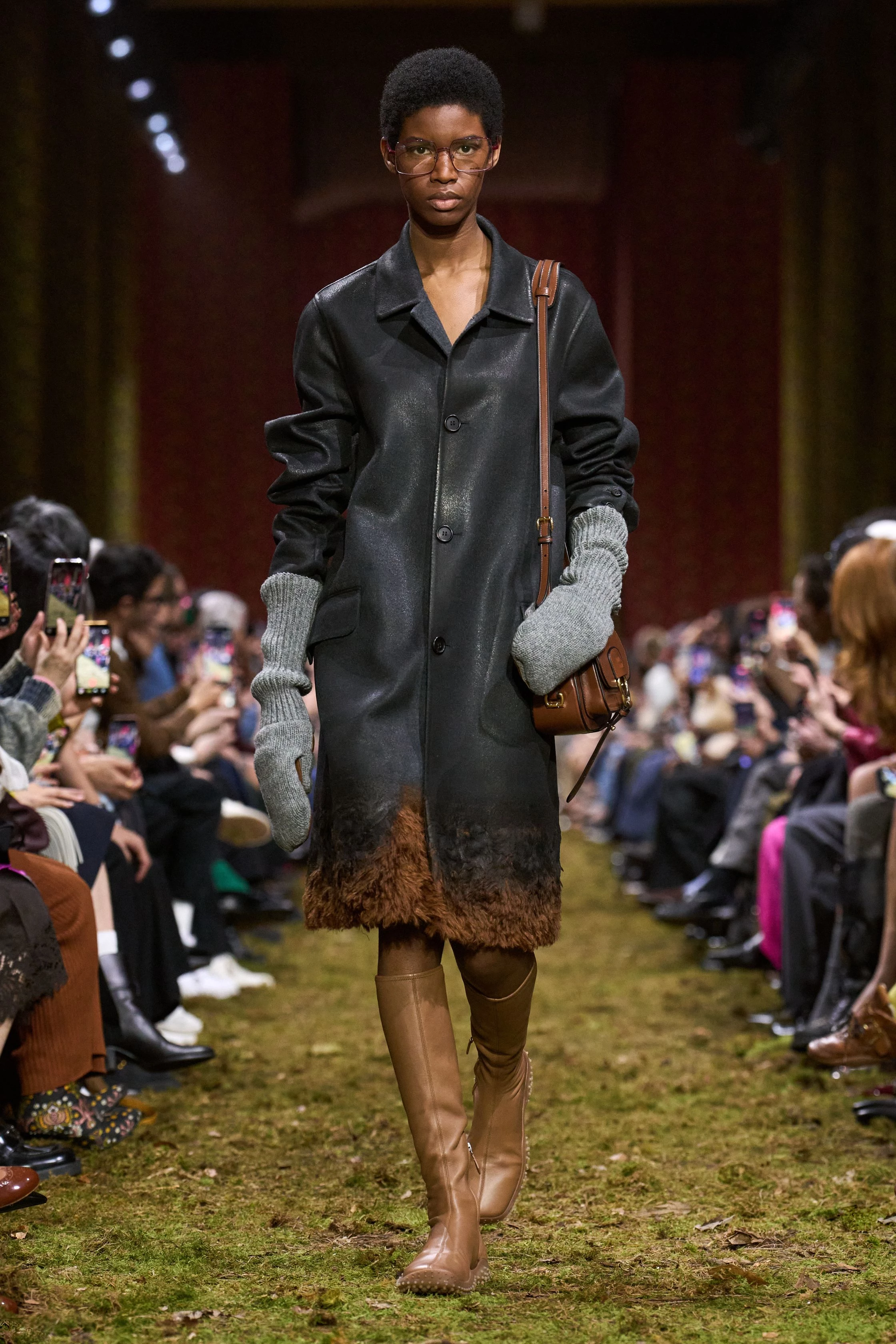 Свіжа лінія Miu Miu осінь-зима 2026/2027: мінімалістична концепція від Miuccia Prada
3