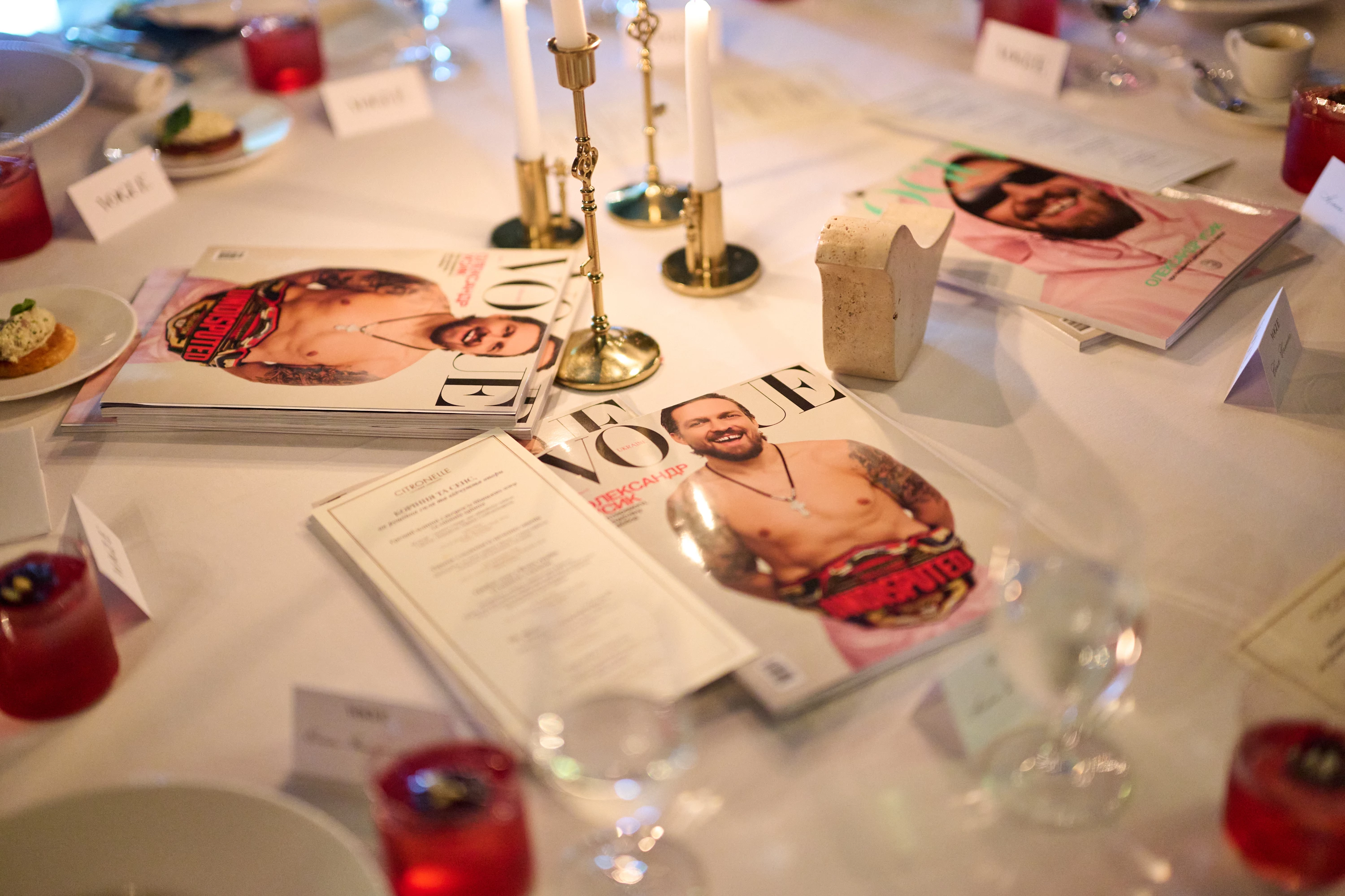 Весняний випуск українського Vogue: на обкладинці – Олександр Усик
9