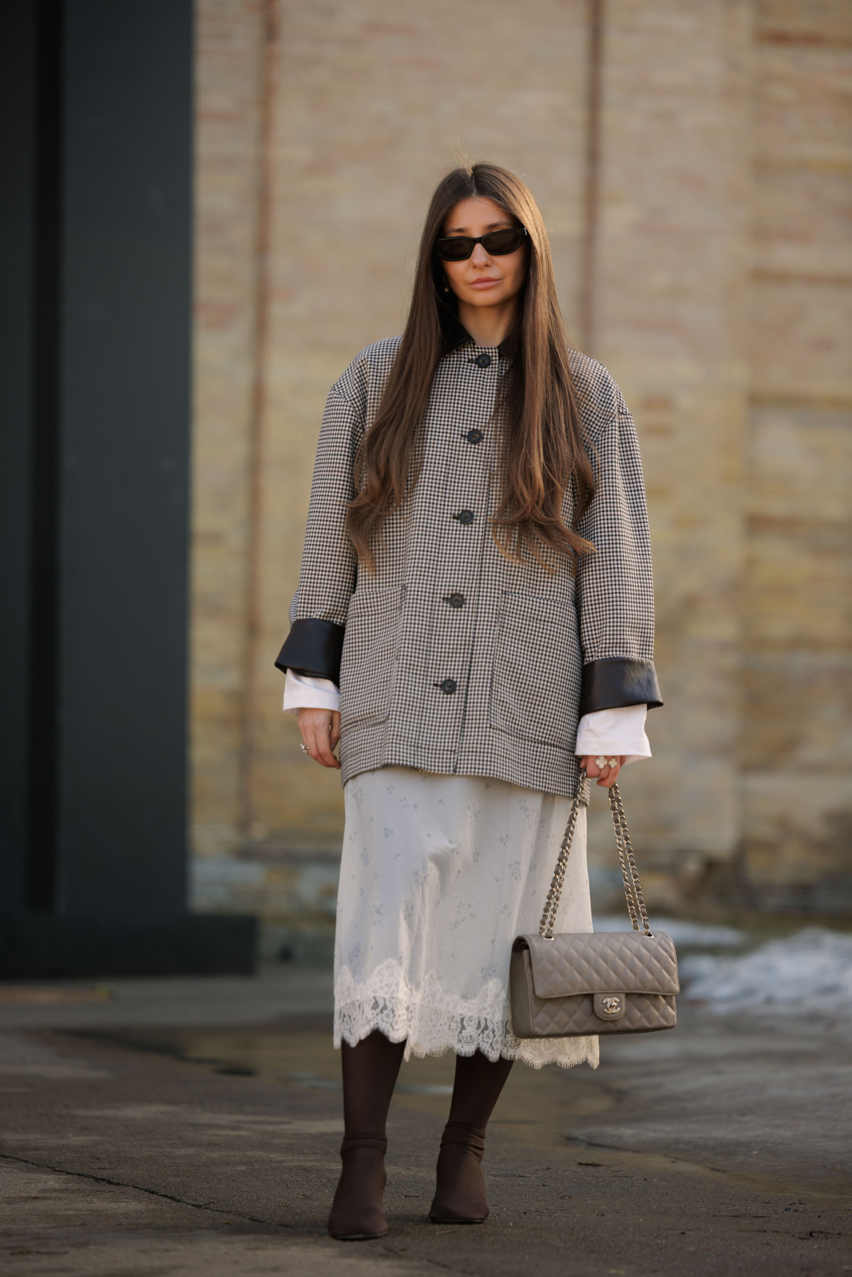 Вулична мода: образи від відвідувачів другого дня Ukrainian Fashion Week, осінь-зима 2026/2027
14