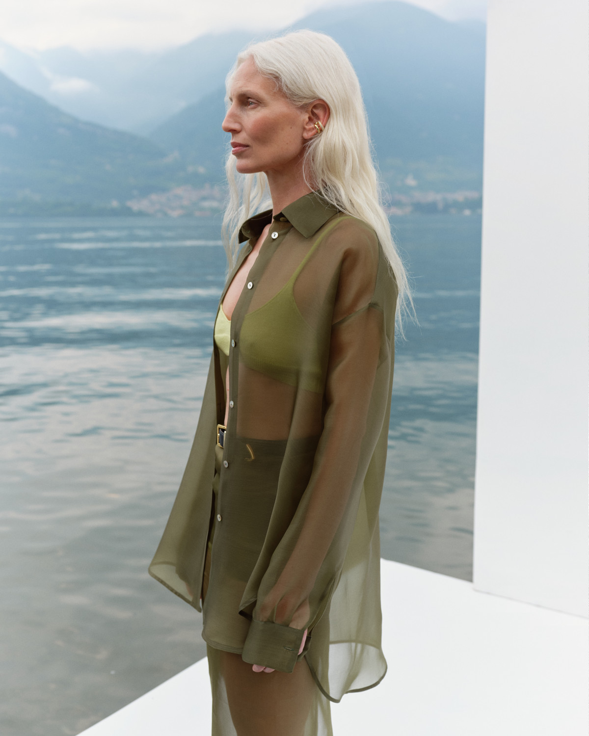 ELY ELY показав весняно-літню колекцію 2026, черпаючи натхнення з динаміки сьогодення для жінок.
1