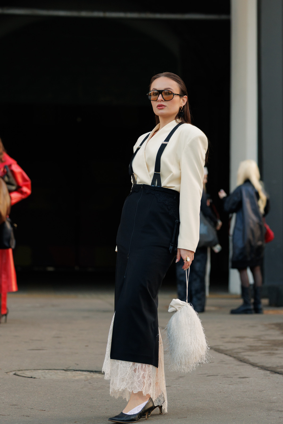 Вулична мода: образи від відвідувачів другого дня Ukrainian Fashion Week, осінь-зима 2026/2027
40