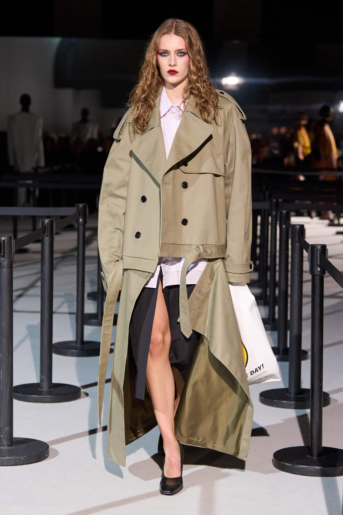 Укорочений плащ: вибір №1 для весняного гардеробу, 20 стильних варіантів.
7