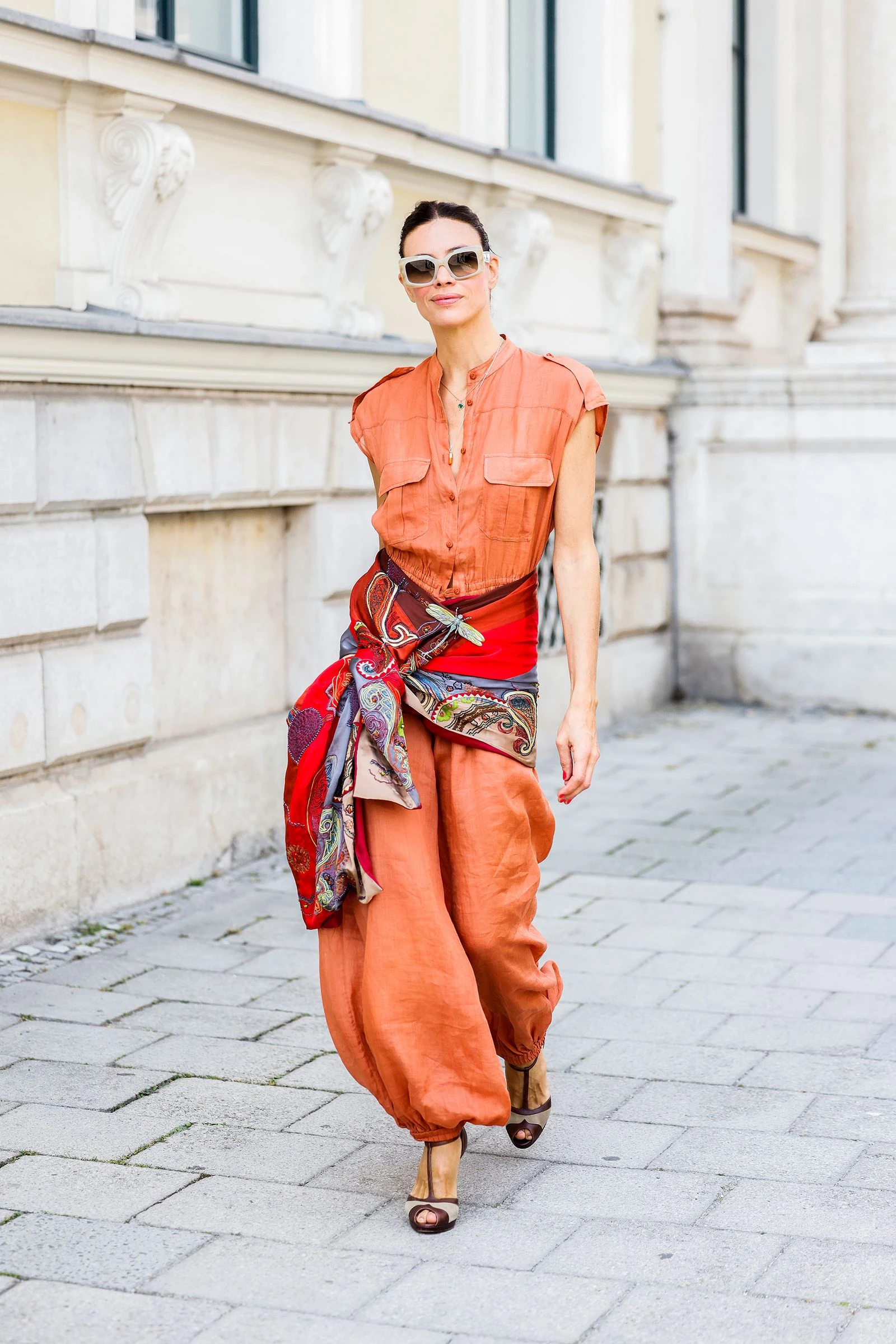 Чотири фасони штанів з 80-х, що знову будуть модні весною 2026-го.
8