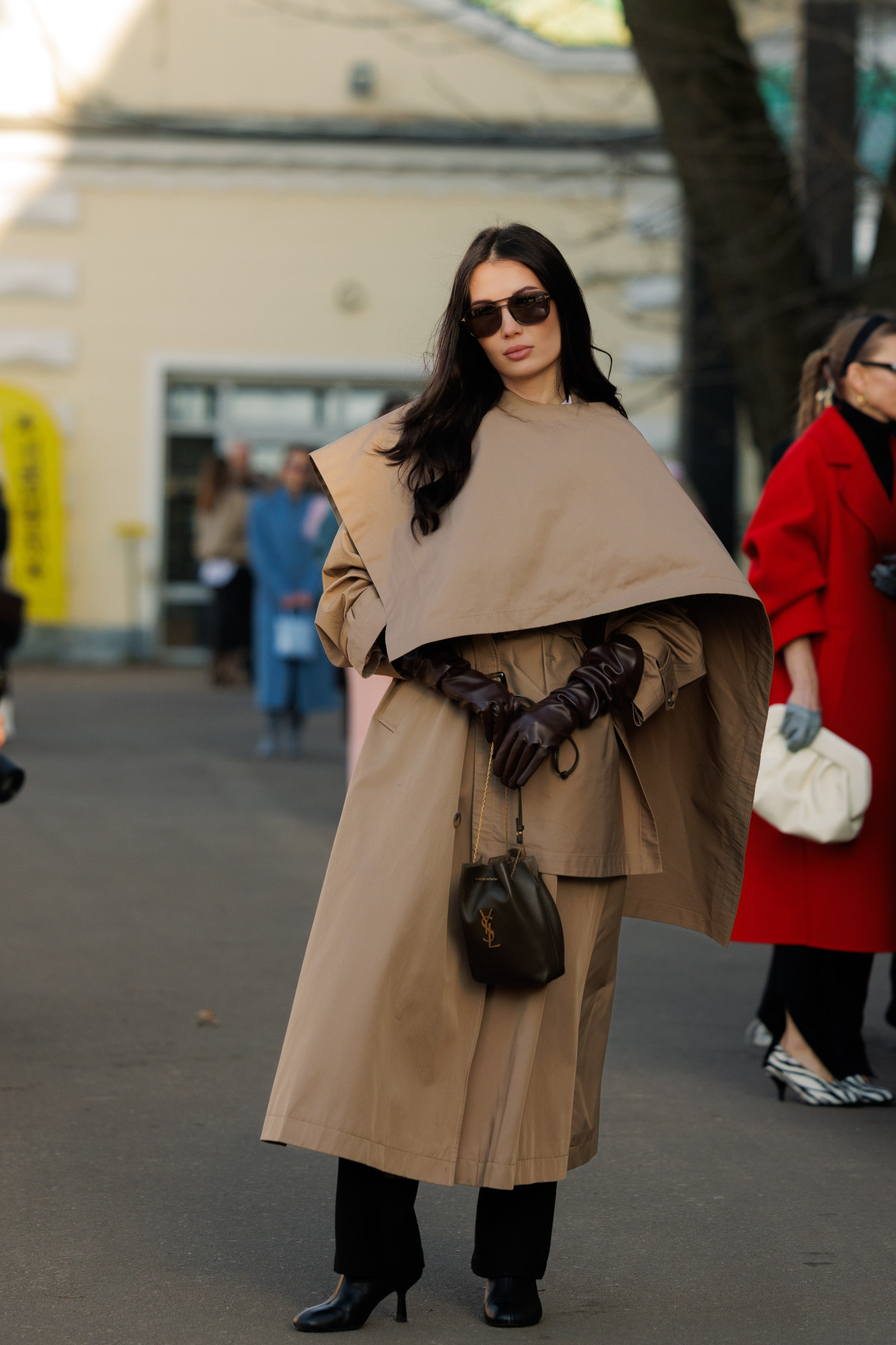 Вулична мода: образи відвідувачів третього дня Ukrainian Fashion Week осінньо-зимового сезону 2026/27
51