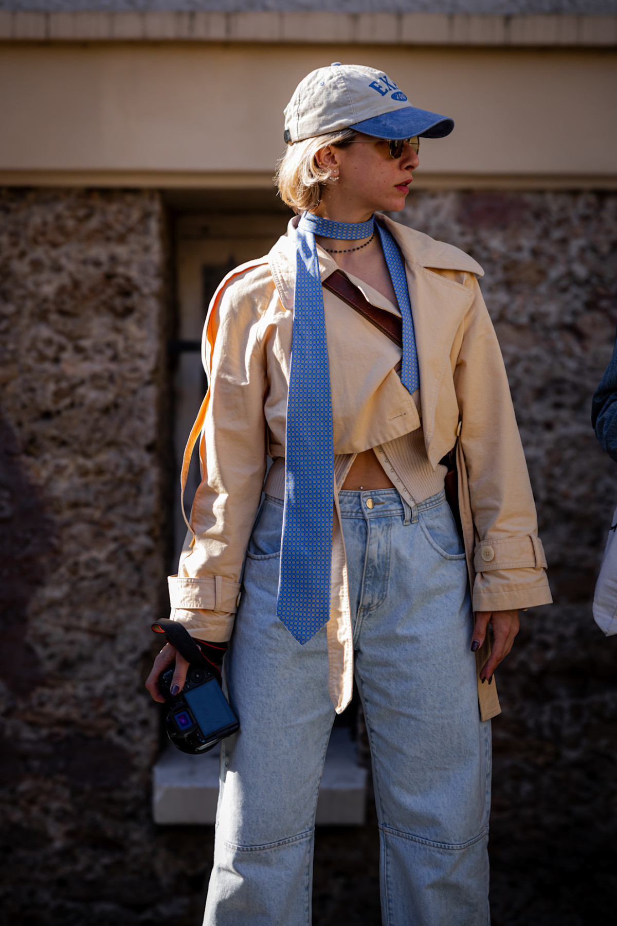 П'ять стилів носіння краватки від парижанок.
5