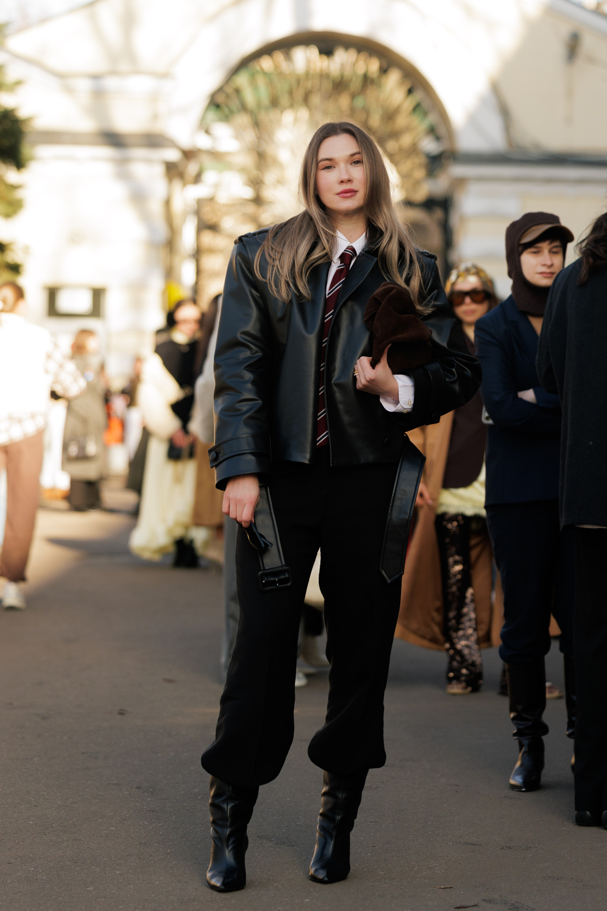 Вулична мода: образи відвідувачів четвертого дня Ukrainian Fashion Week осінньо-зимового сезону 2026/27
35