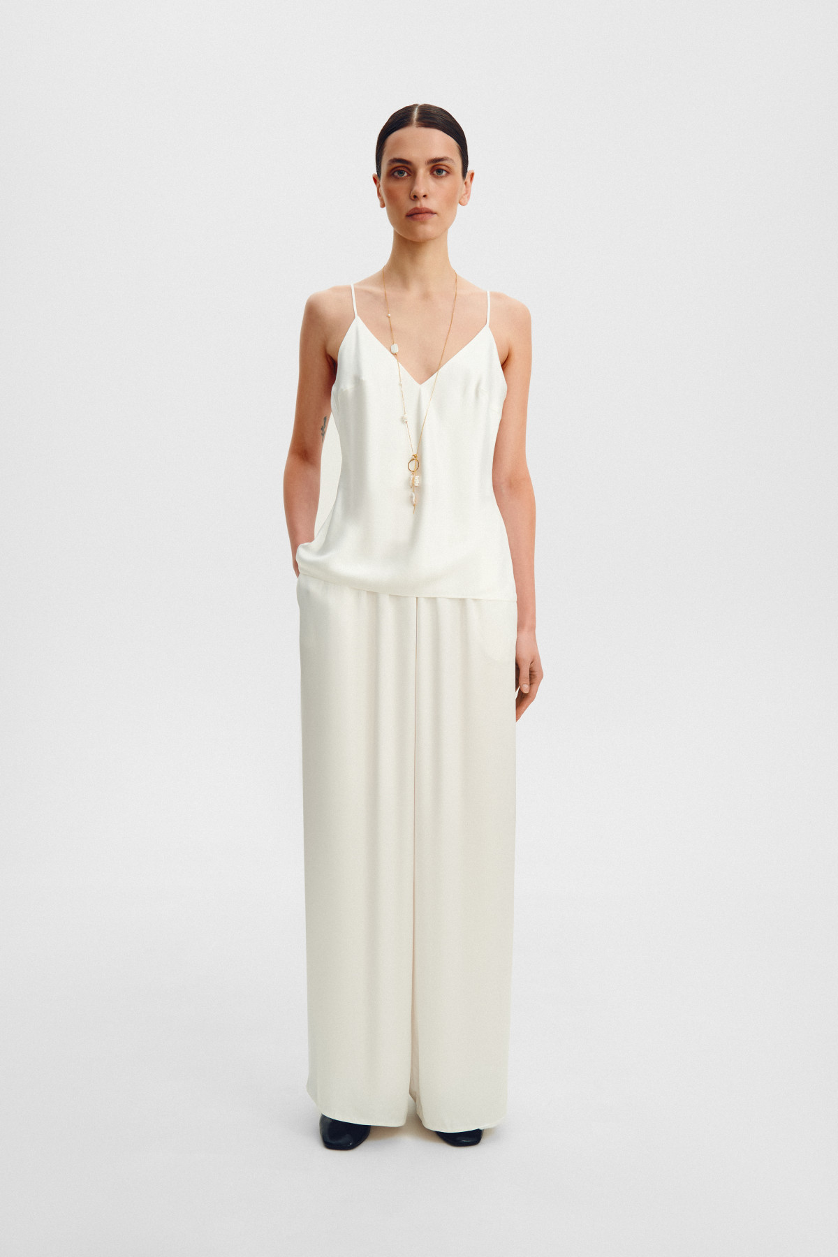 Березневі тренди: свіжі дизайнерські речі від українських виробників для оновлення весняного образу.
31