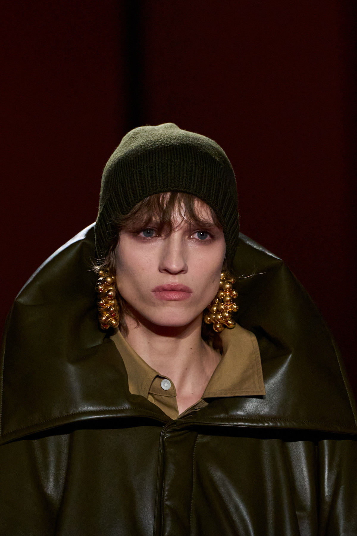 В'язані шапки знову в моді: несподіване рішення від Bottega Veneta
1