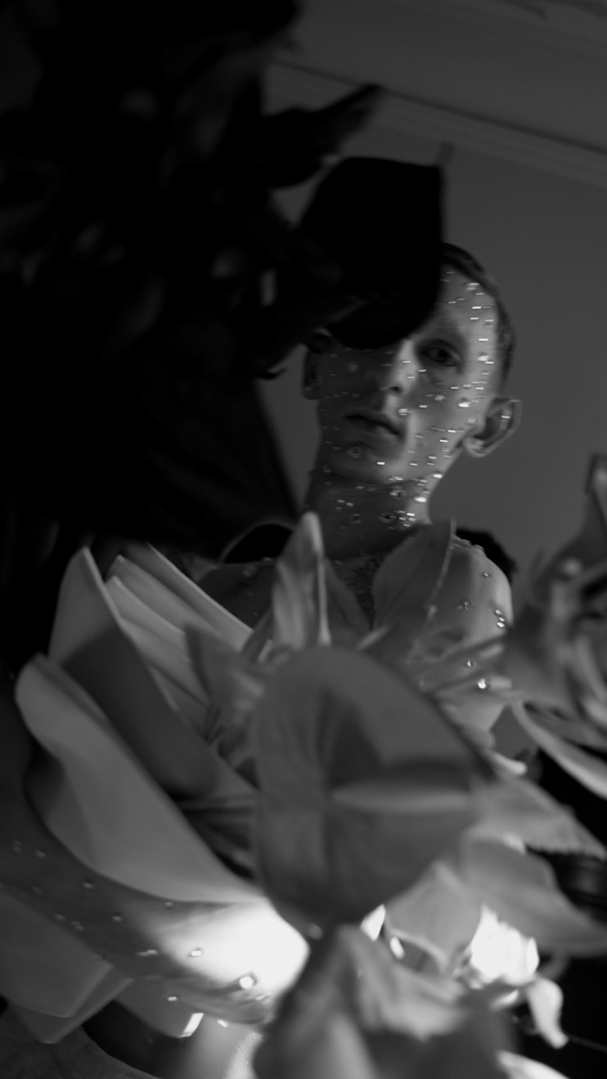 Крижані квіти: репортаж із театральної вистави OMELIA на Тижні моди в Україні
9