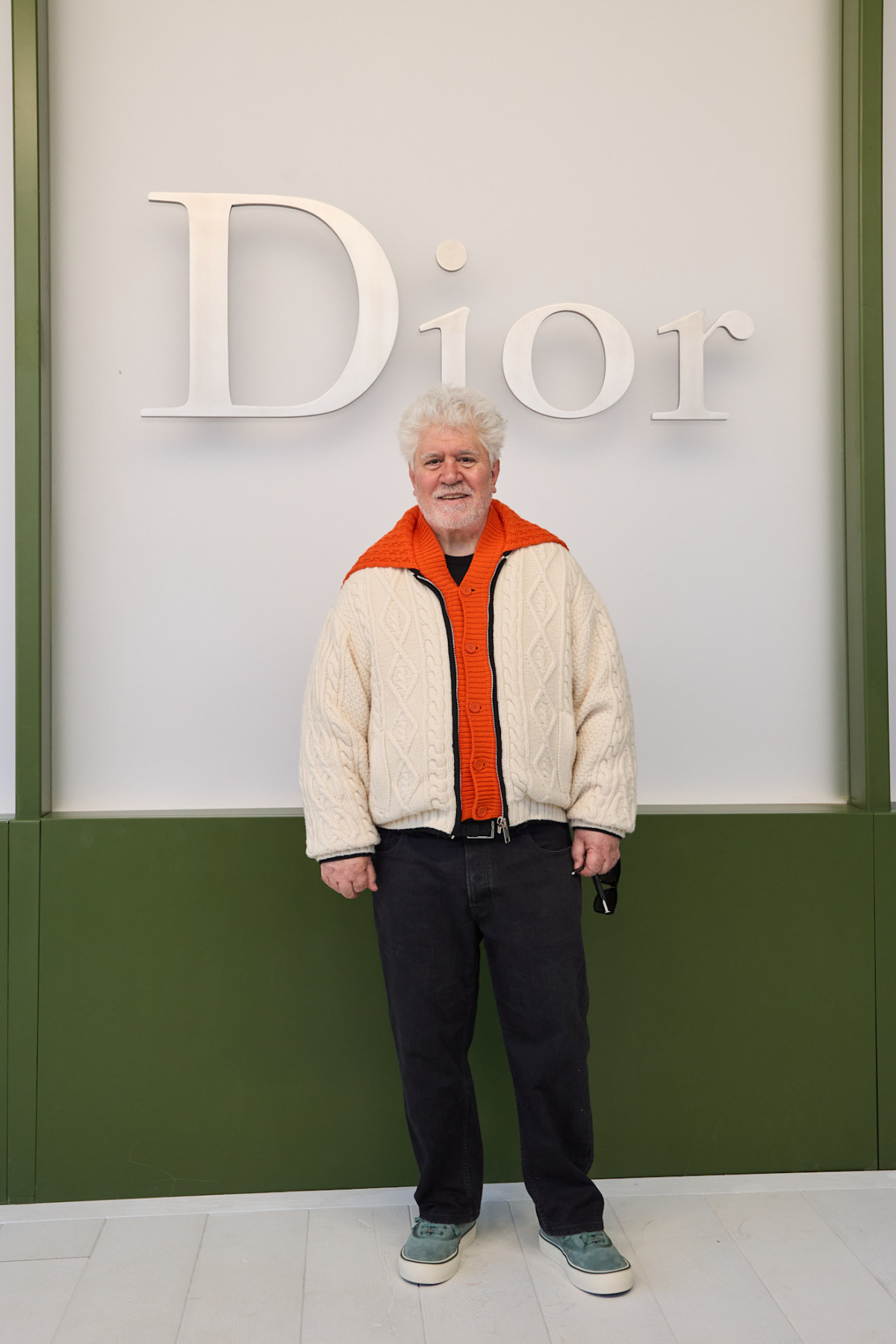 У що вбралися Шарліз Терон, Дева Кассель та інші знаменитості на дефіле Christian Dior
9