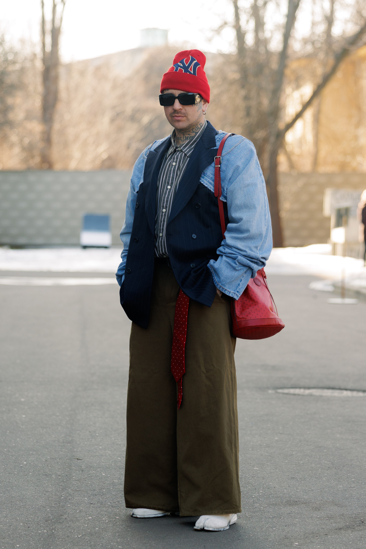 Вулична мода: образи відвідувачів третього дня Ukrainian Fashion Week осінньо-зимового сезону 2026/27
9