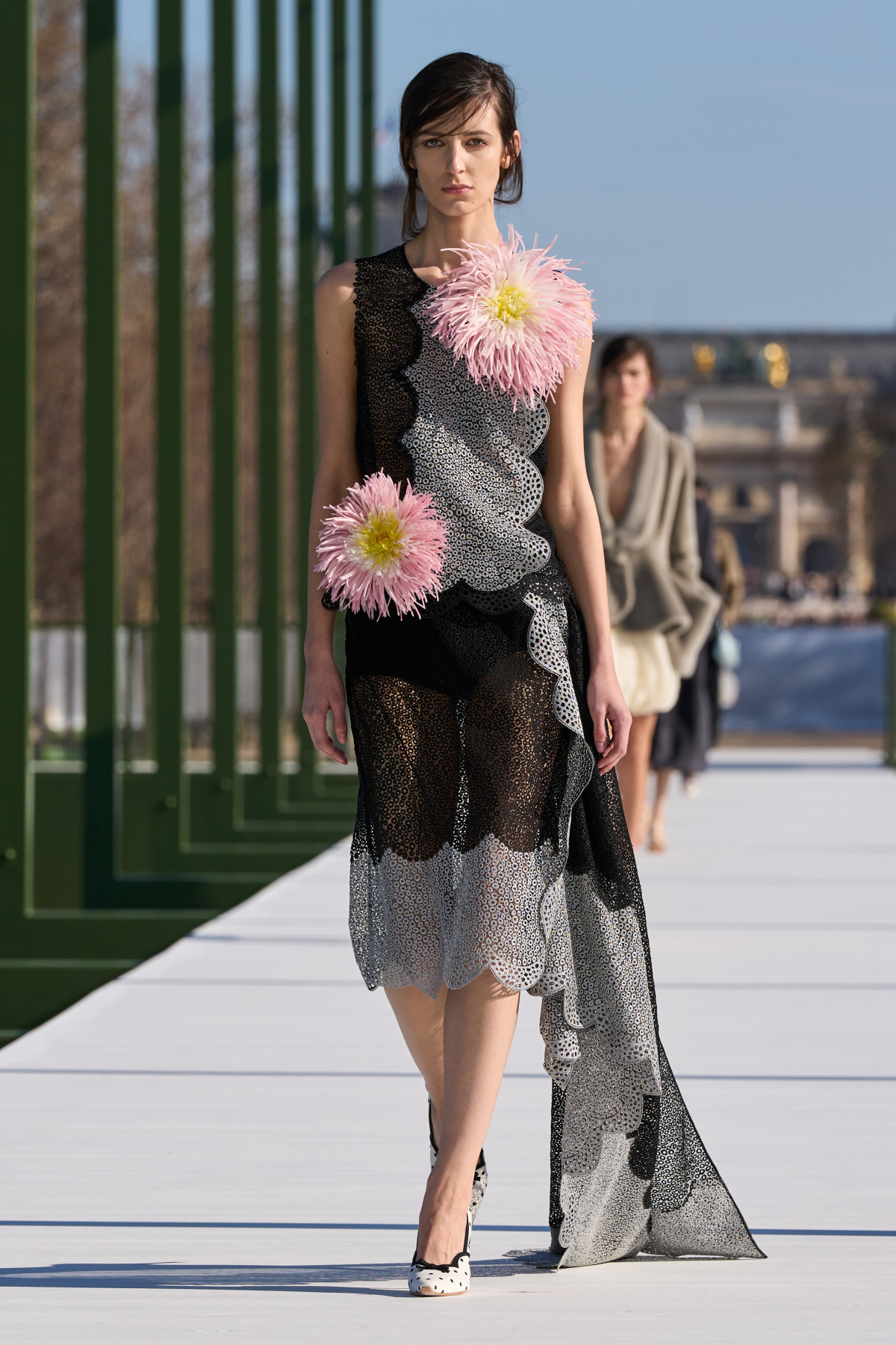 Андерсон переосмислює вуличний стиль в колекції Dior осінь-зима 2026-2027
16