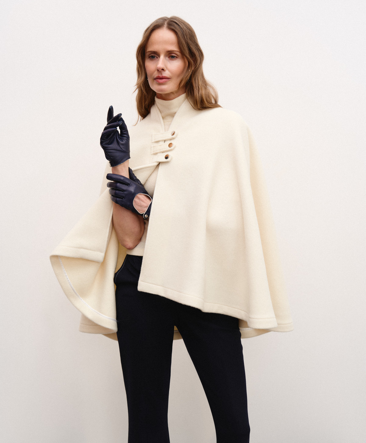 Березневі тренди: свіжі дизайнерські речі від українських виробників для оновлення весняного образу.
34