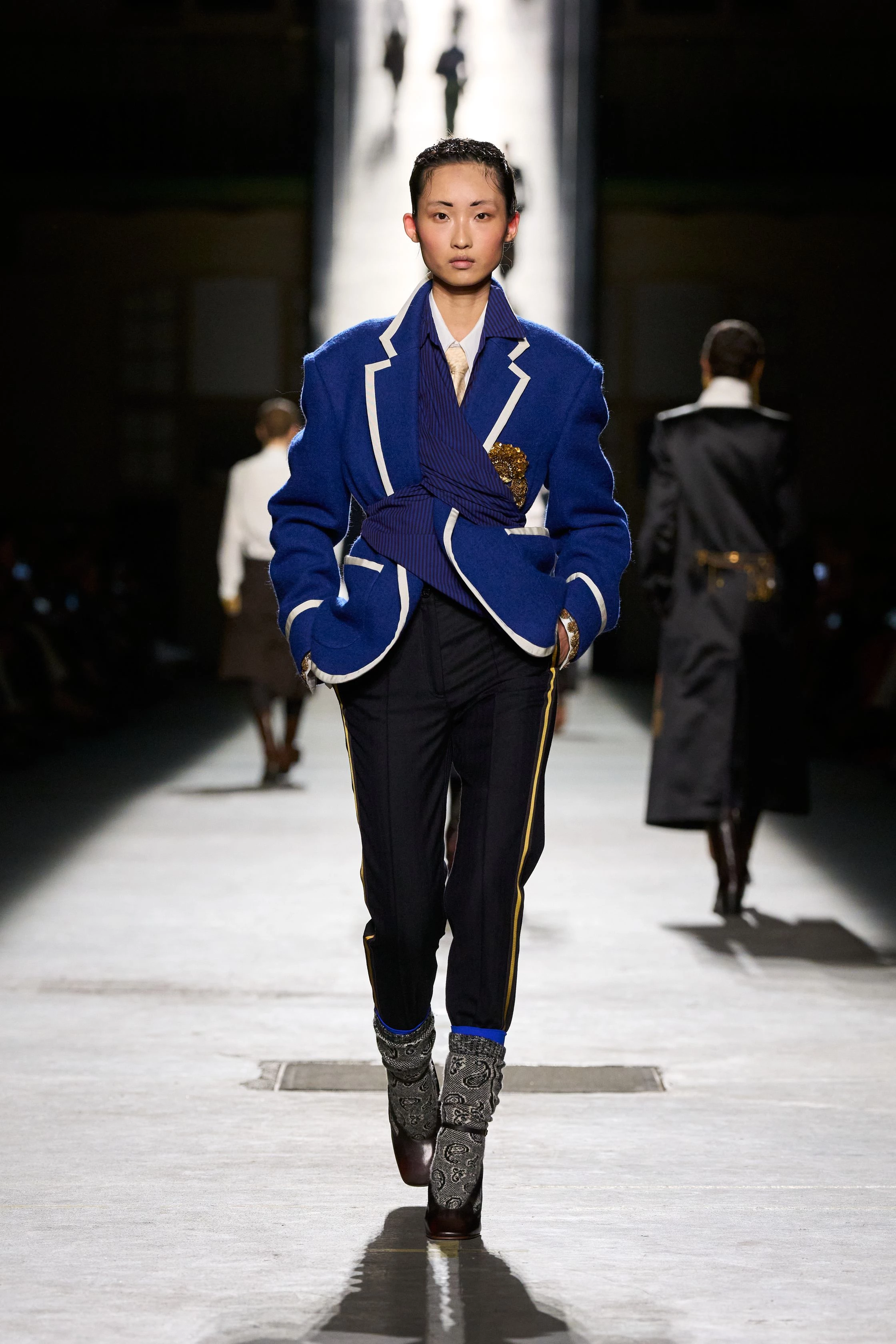 Юнацькі спогади: погляд на свіжу збірку Dries Van Noten осінь-зима 2026/2027
2